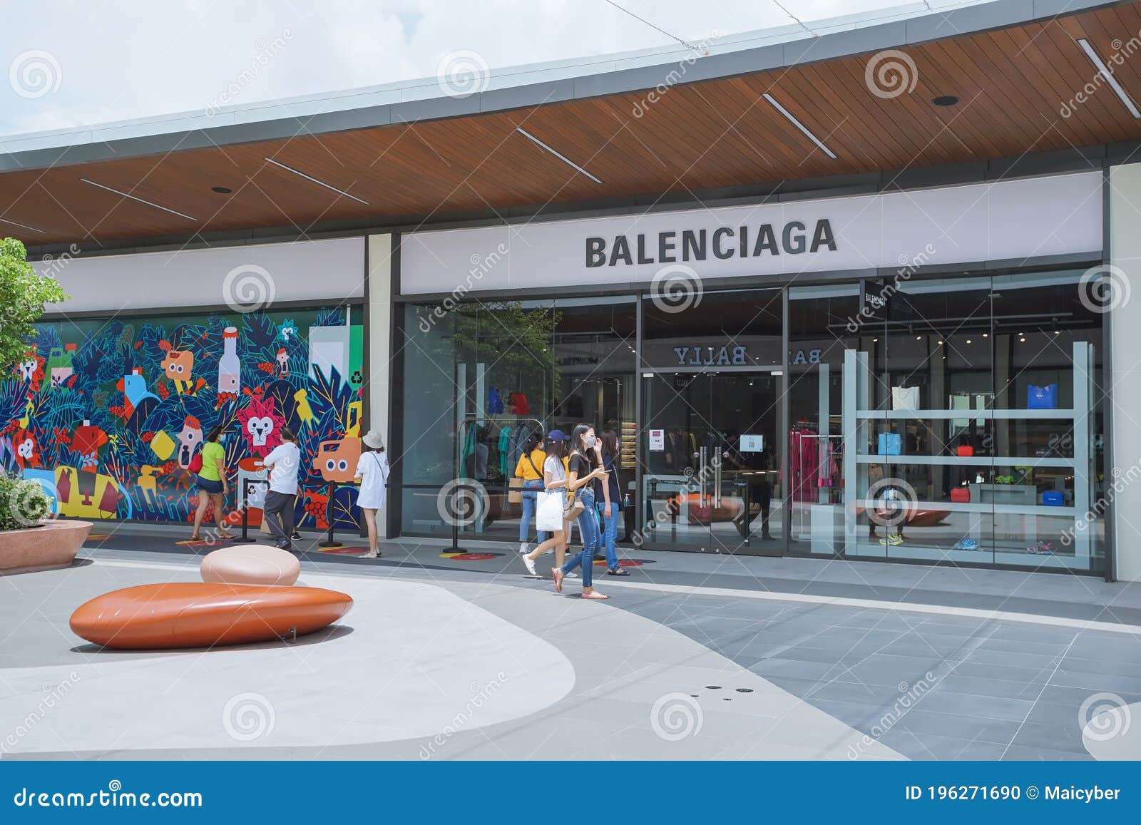 Balenciaga Opened Its First Store In São Paulo, Brazil - Luxferity Magazine