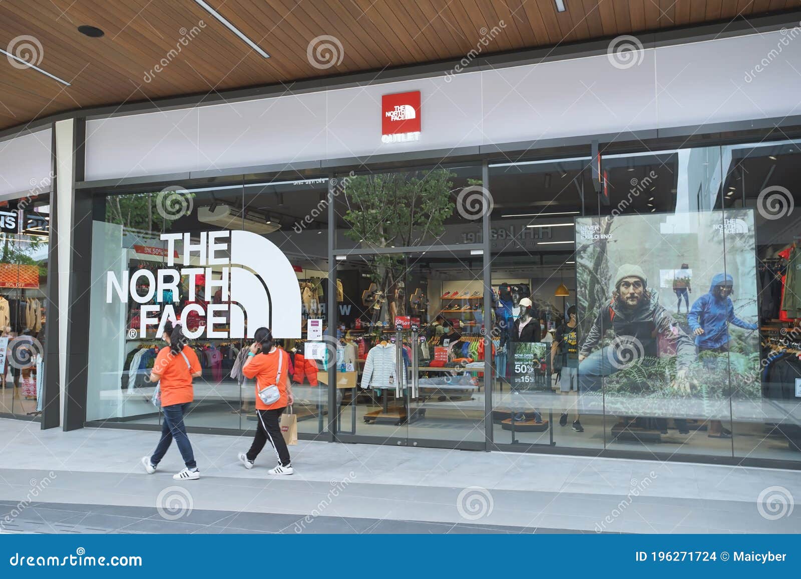 The North Face Shop in Siam Premium Outlets Bangkok Editorial Stock Image -  Image of north, destinations: 196271724
