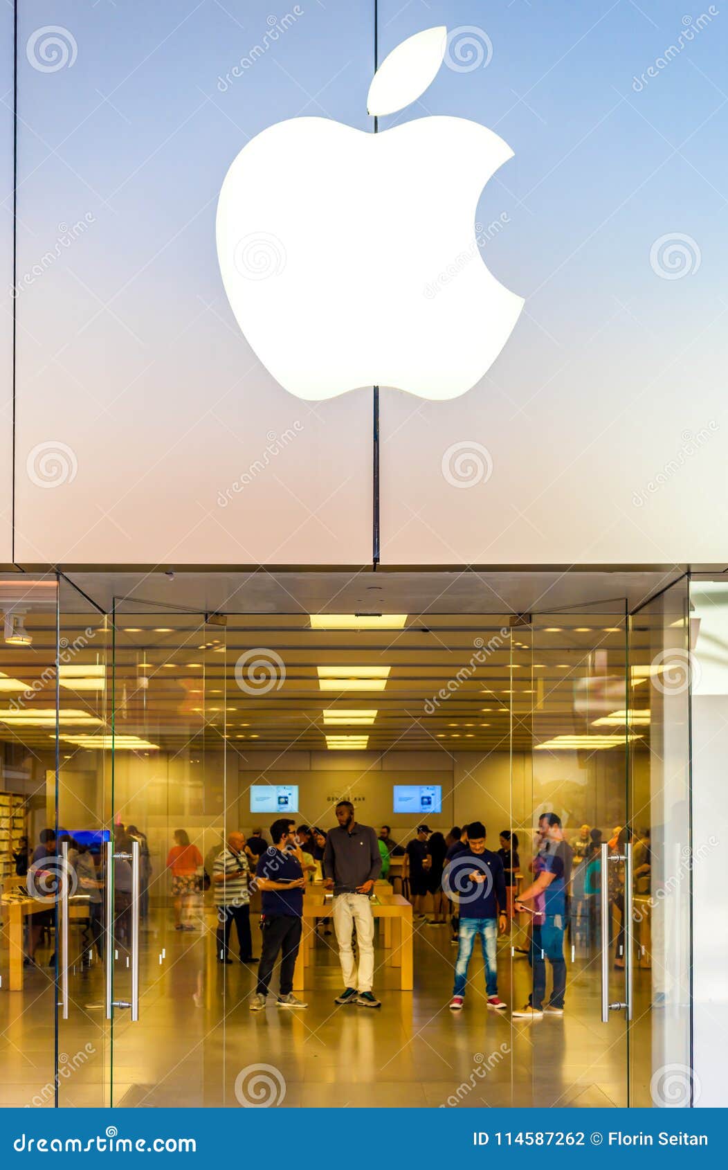 SAN ANTONIO, TEXAS - APRIL 12, 2018 - Entrance of Apple Store