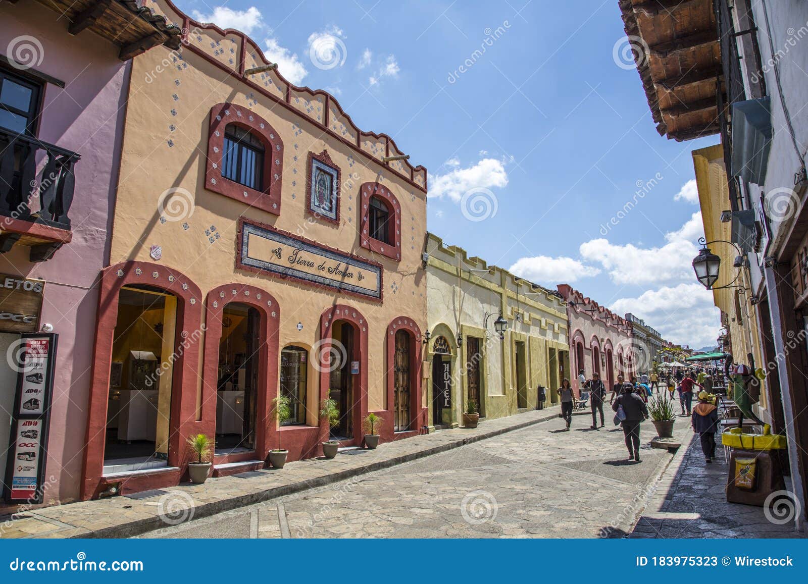 SAN CRISTOBAL DE LA CASAS, MEXICO - Mar 15, 2017: San Cristobal De La Casas,  Chiapas Editorial Stock Photo - Image of exterior, mexico: 183975323