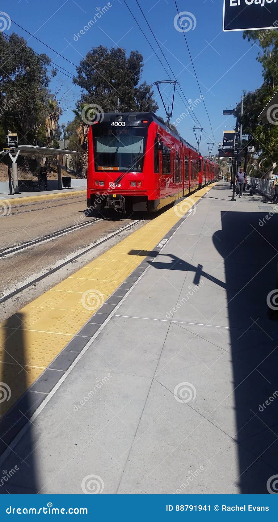 San Diego Trolley Station photo éditorial. Image du jour 88791941
