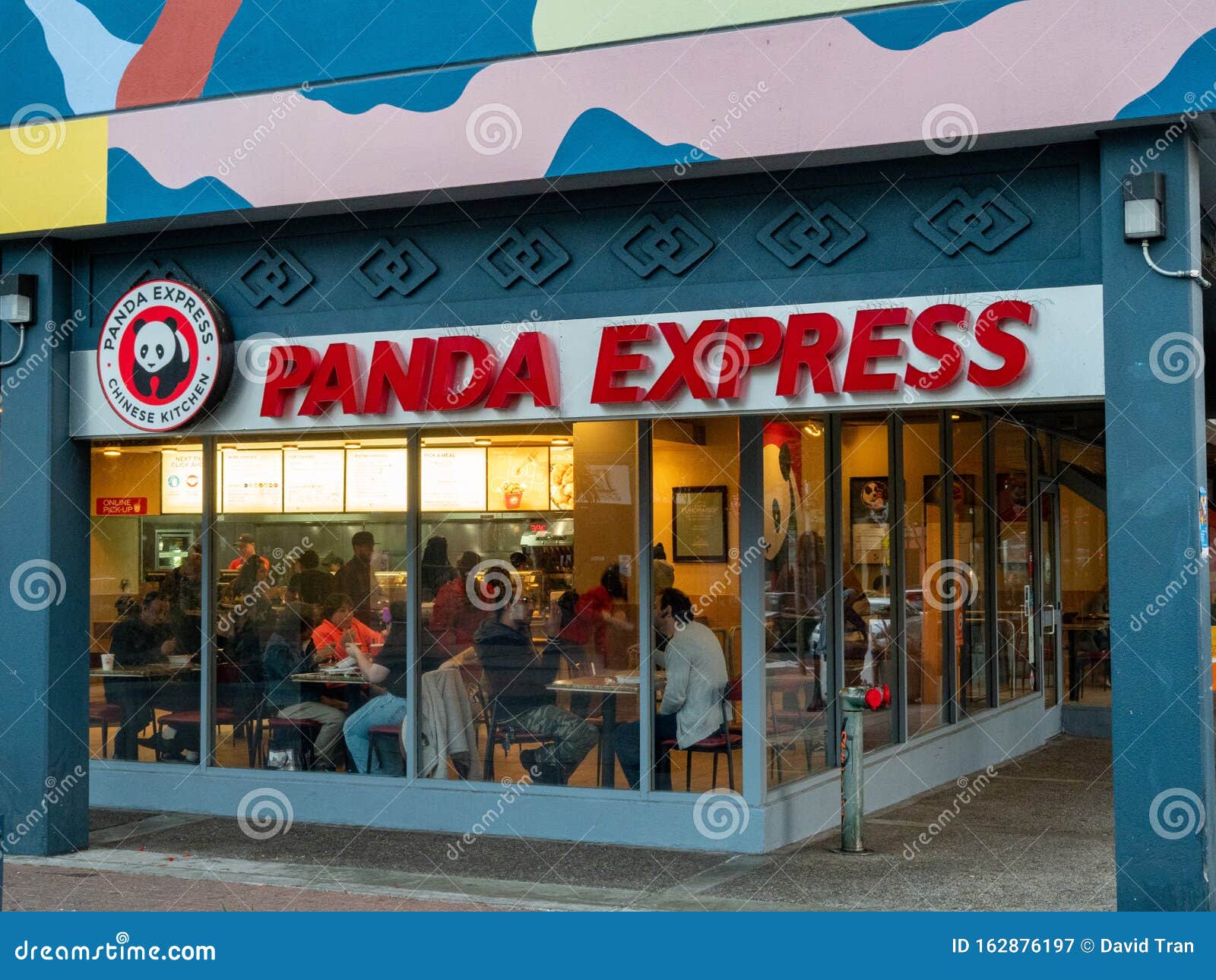 Panda Express Asian Fast Food Location on Street Editorial Photography -  Image of honey, calories: 162876197
