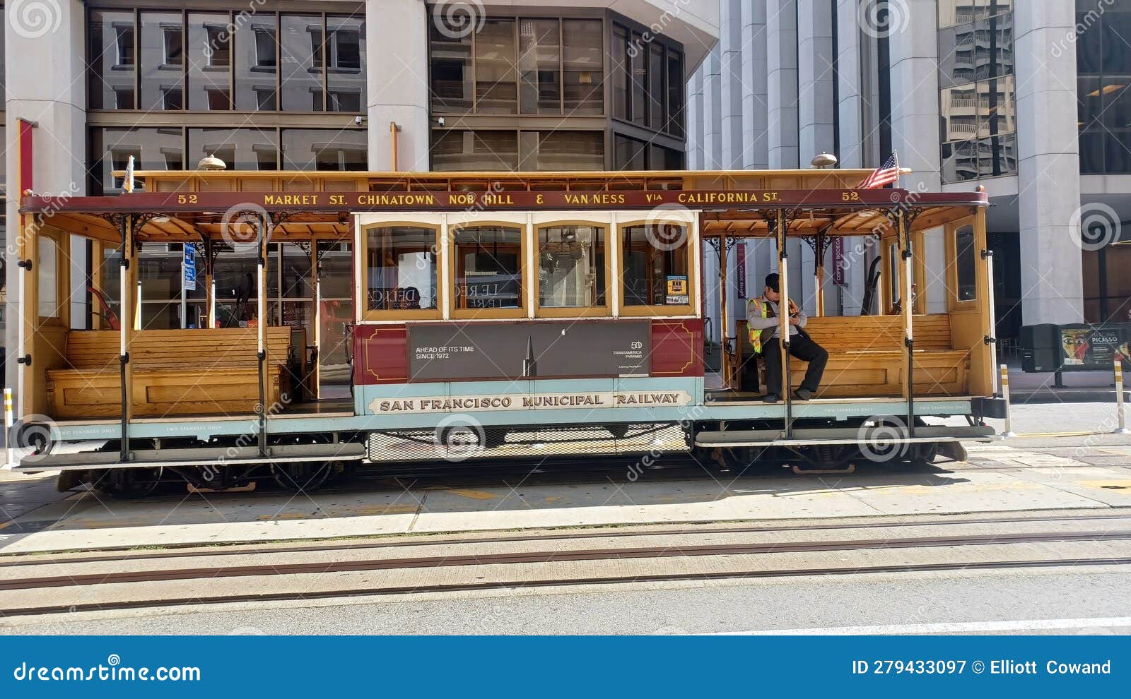 San Francisco Cable Car Waiting for Passengers Editorial Photography