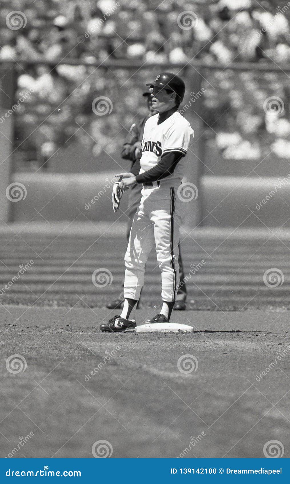 Brett Butler editorial image. Image of baseball, negative - 139142100