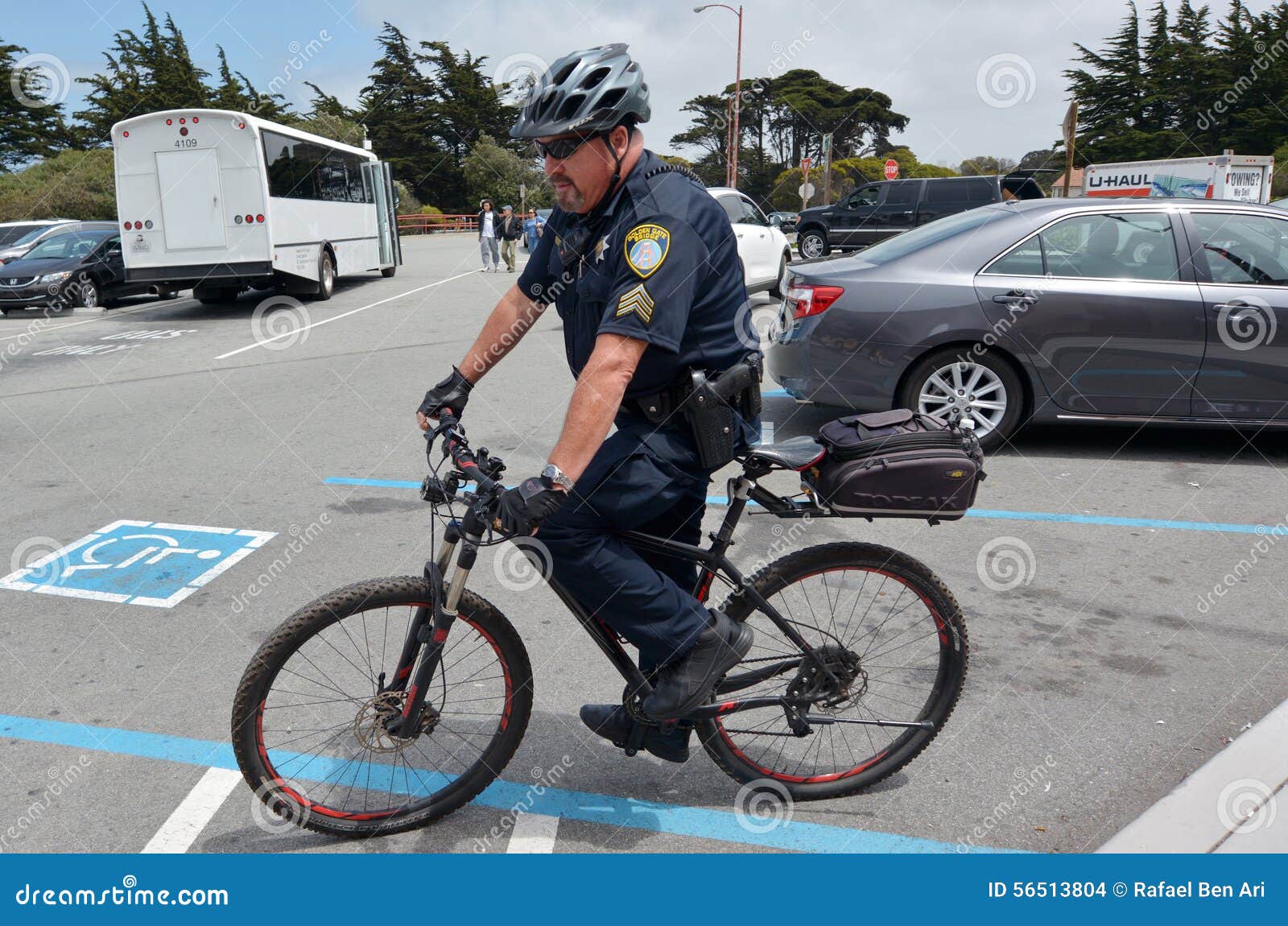 San Francisco - Polizei Fährt Rad Redaktionelles Stockbild - Bild von  bedienung, polizist: 56513804
