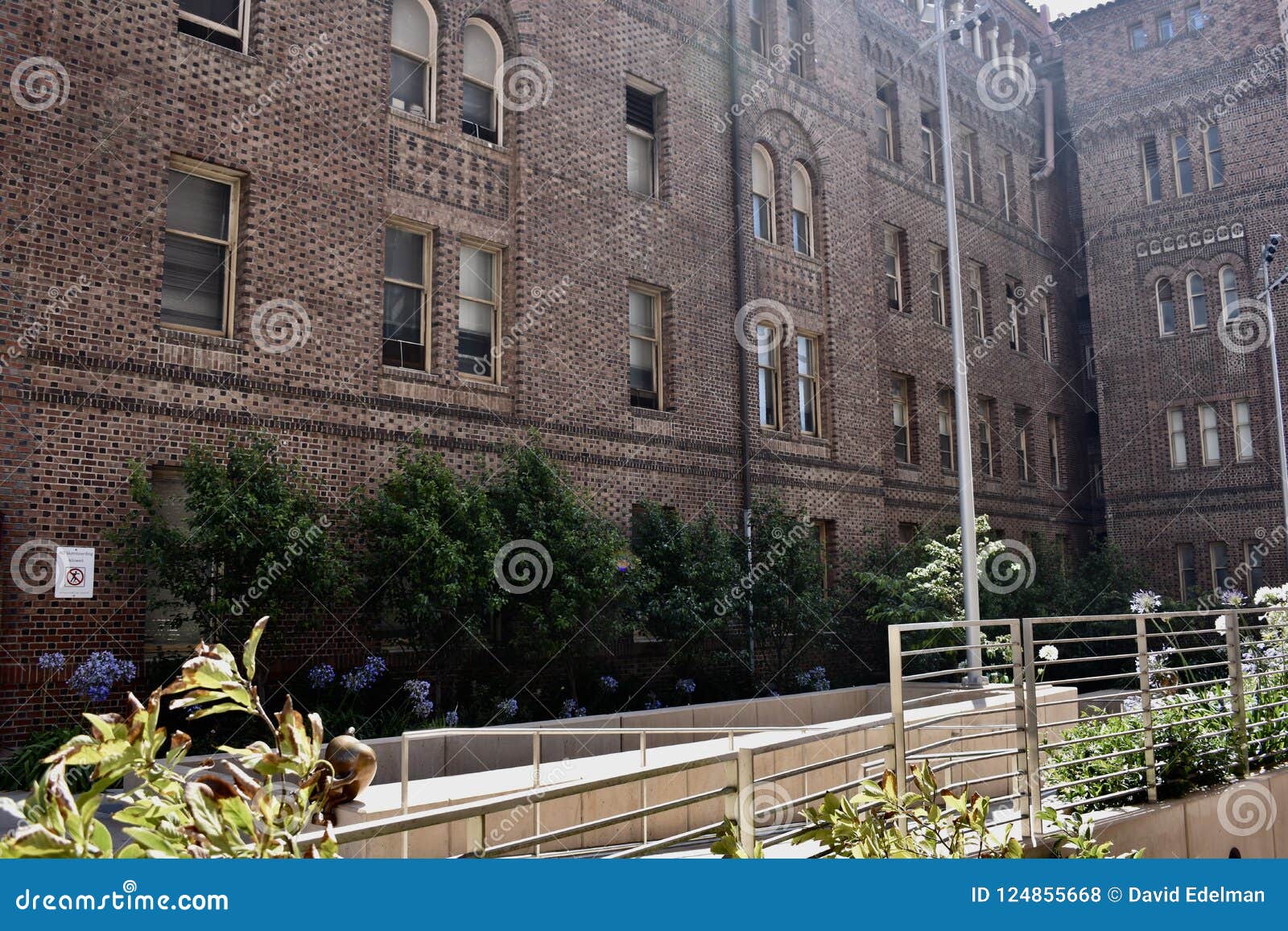 san francisco zuckerberg general hospital and trauma treatment center, 8.