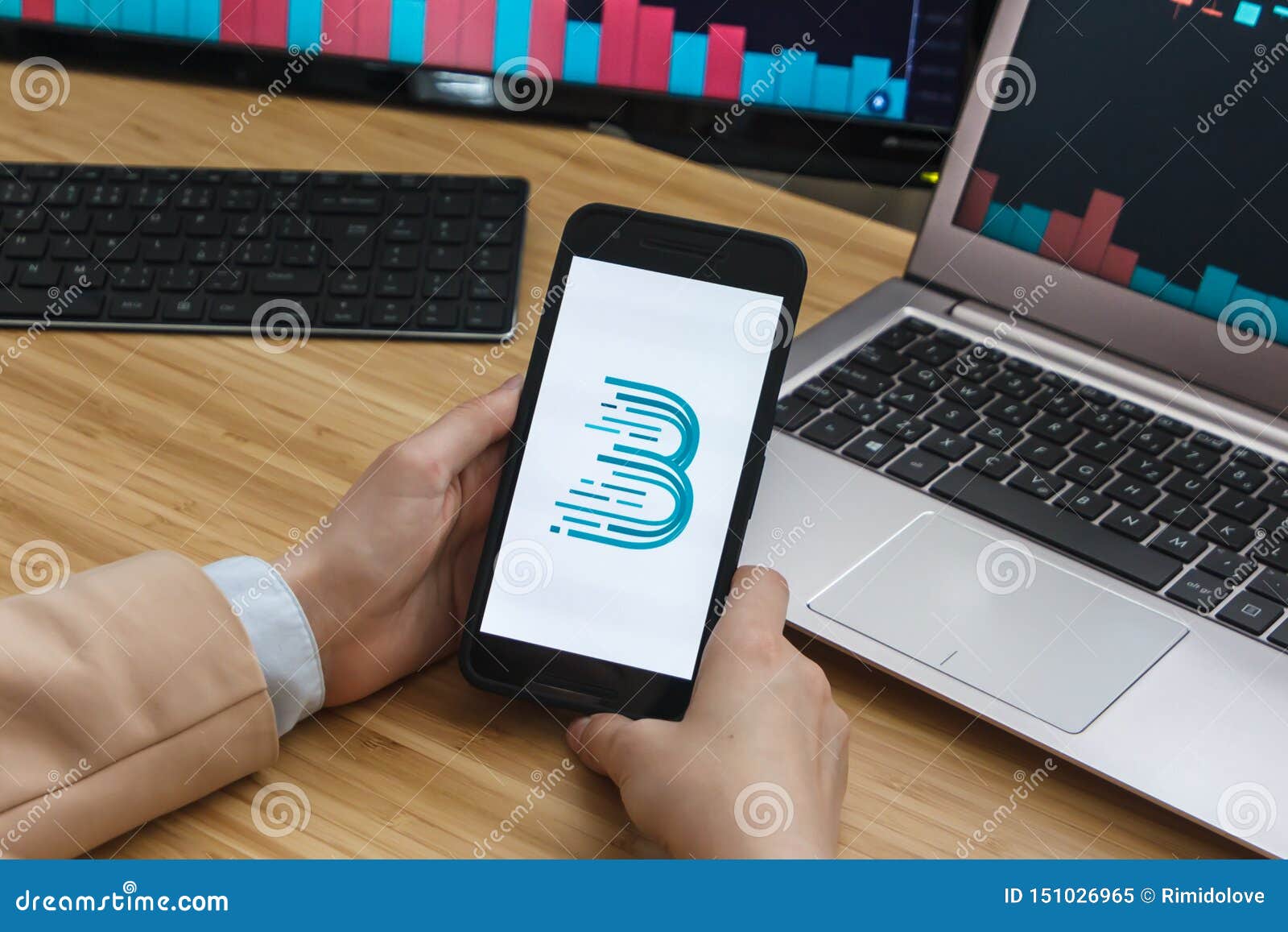 SAN FRANCISCO, US - 18 June 2019: Female Trader Hands ...