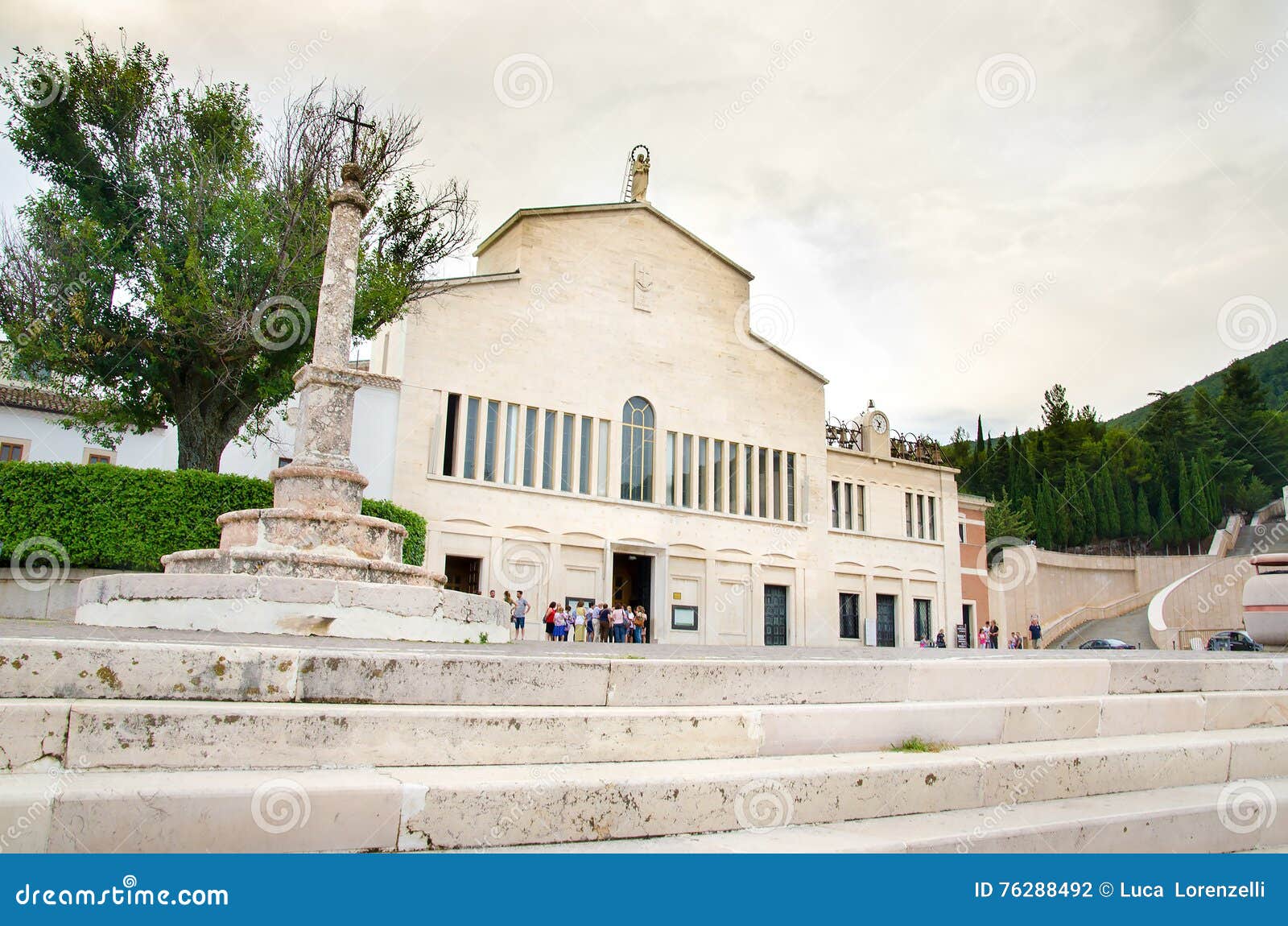 Souvenir Padre Pio San Giovanni Rotondo San Giovanni Rotondo Old Church Of Padre Pio Da Pietralcina Editorial