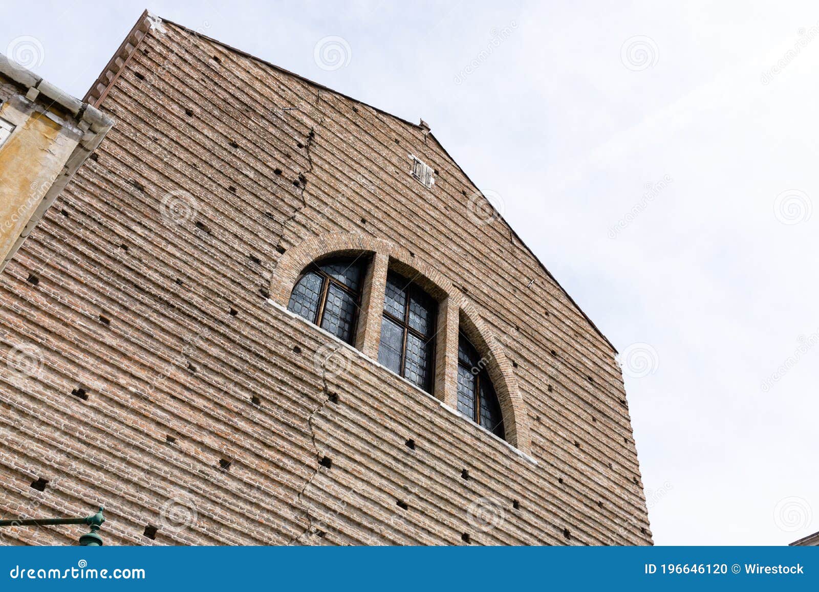 san pantalon church in venice, italy