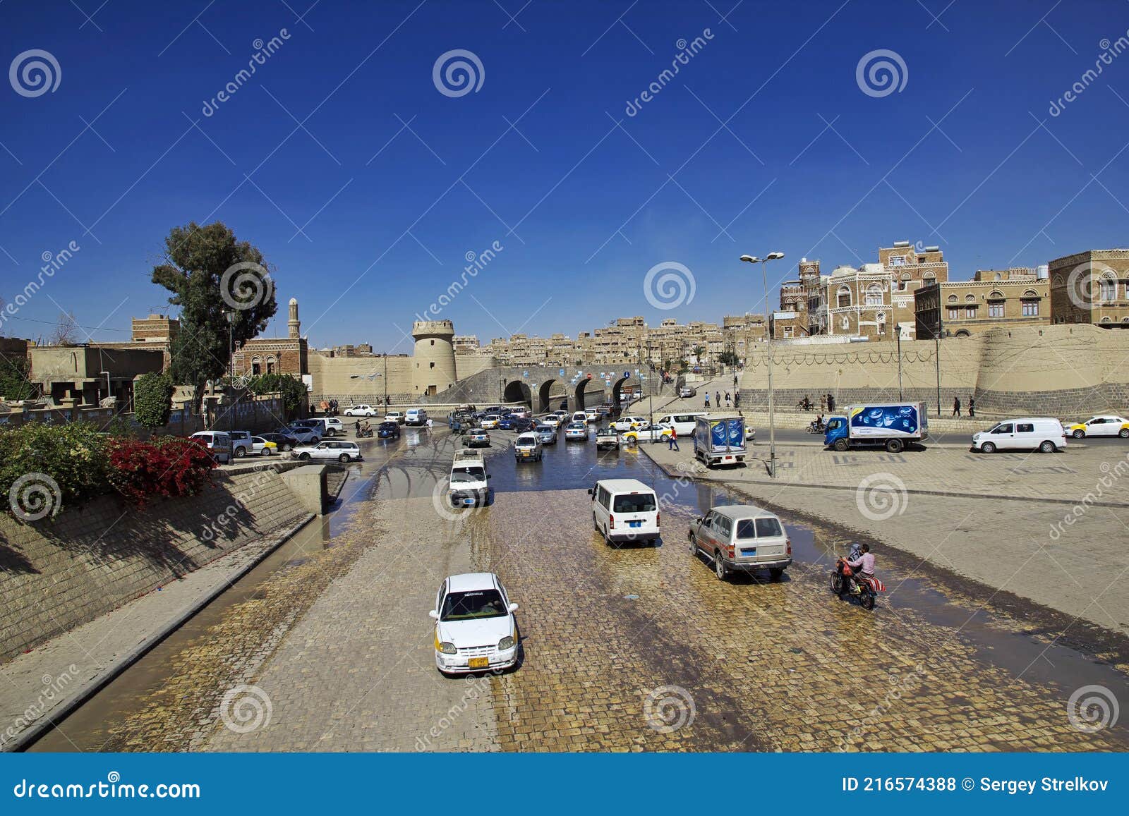 Sana A Yemen 30 Dec 12 The Vintage Street In Sana A Yemen Editorial Stock Photo Image Of Town Ornament Sana A Yemen 30 Dec 12 The Vintage Street In Sana A Yemen Editorial Stock Photo Image Of Town Ornament