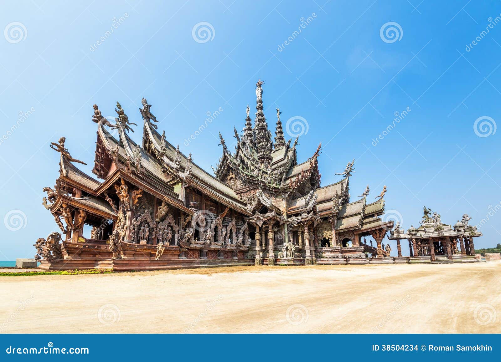 sanctuary of truth in pattaya, thailand