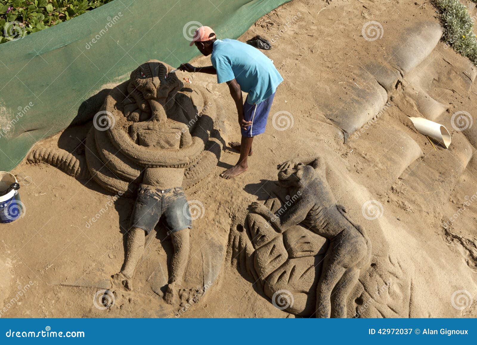 A sand artist, Durban editorial photography. Image of africa 42972037