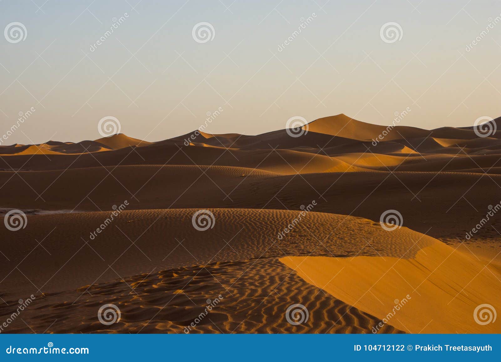 where is the largest sand desert in the world
