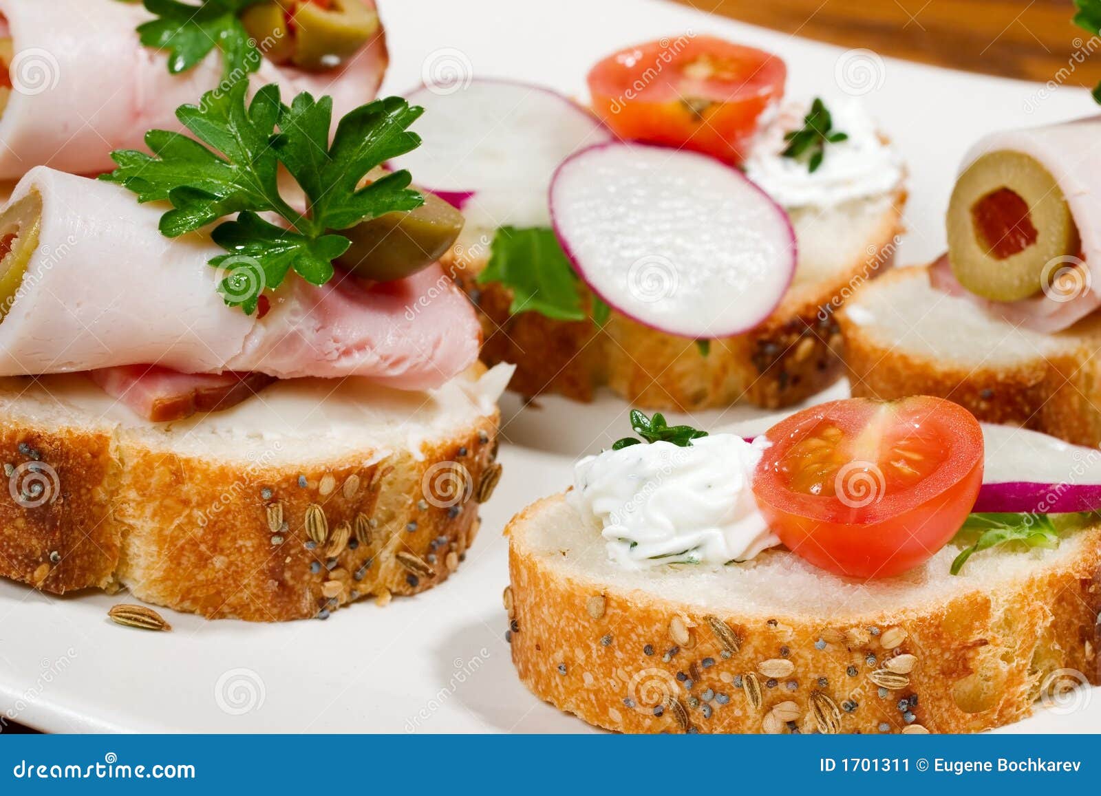 Het hoogtepunt van de plaat van sandwiches op vakantielijst