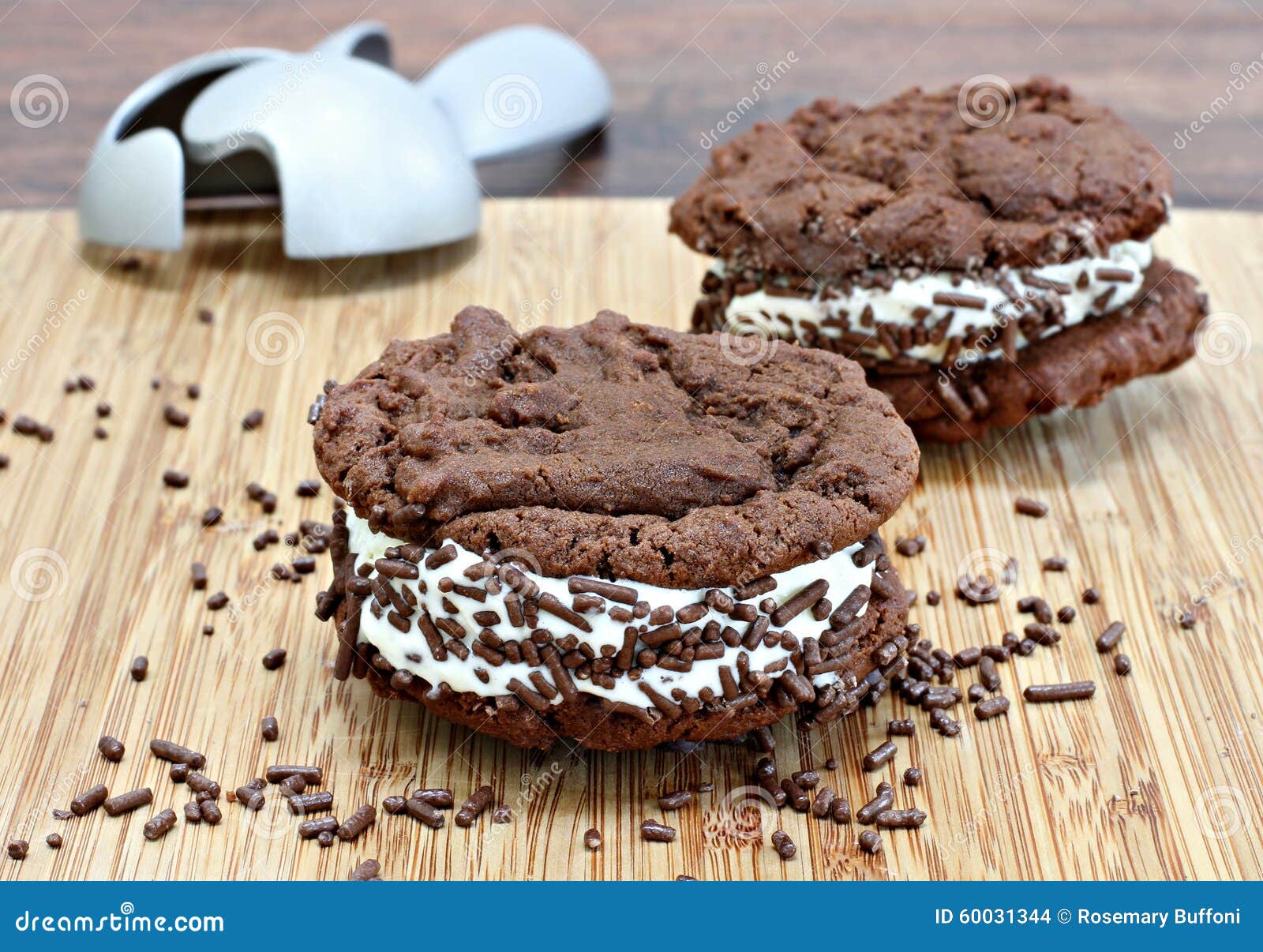 Sandwichs Faits Maison à Crème Glacée De Biscuit De Chocolat Photo