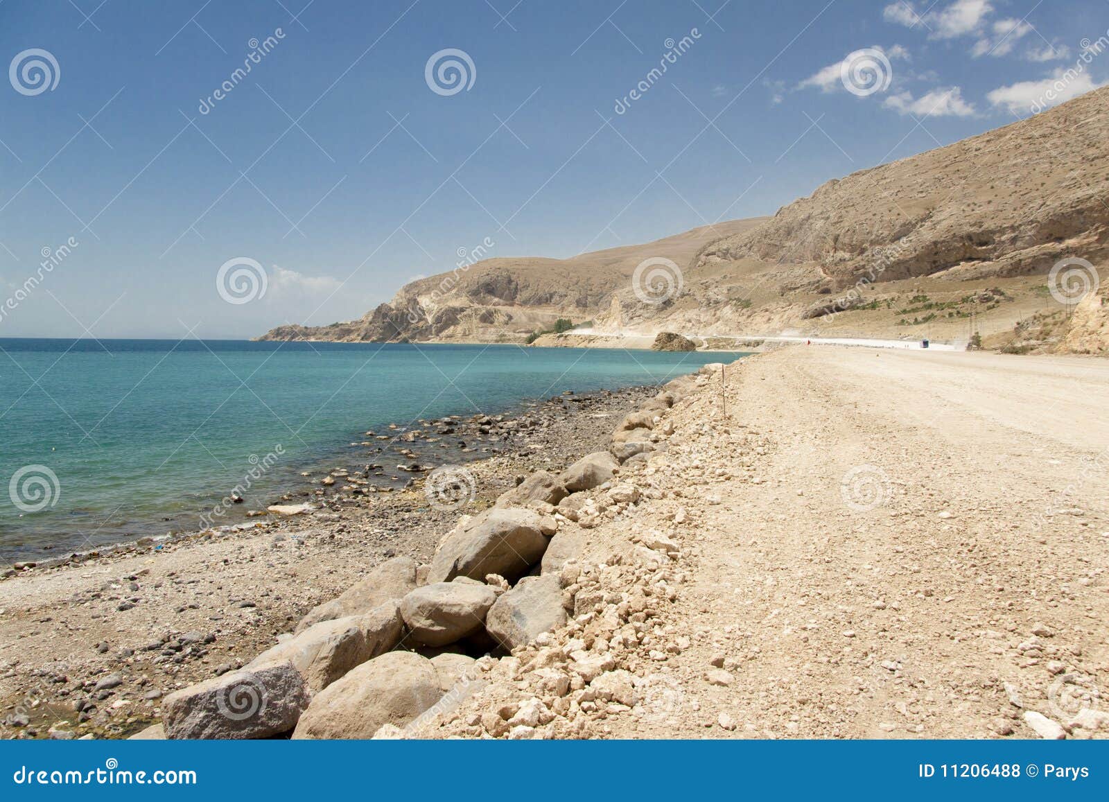 Sandy-Weg - Van Lake. Sandy-Weg auf der Küste von Van Lake in der Türkei