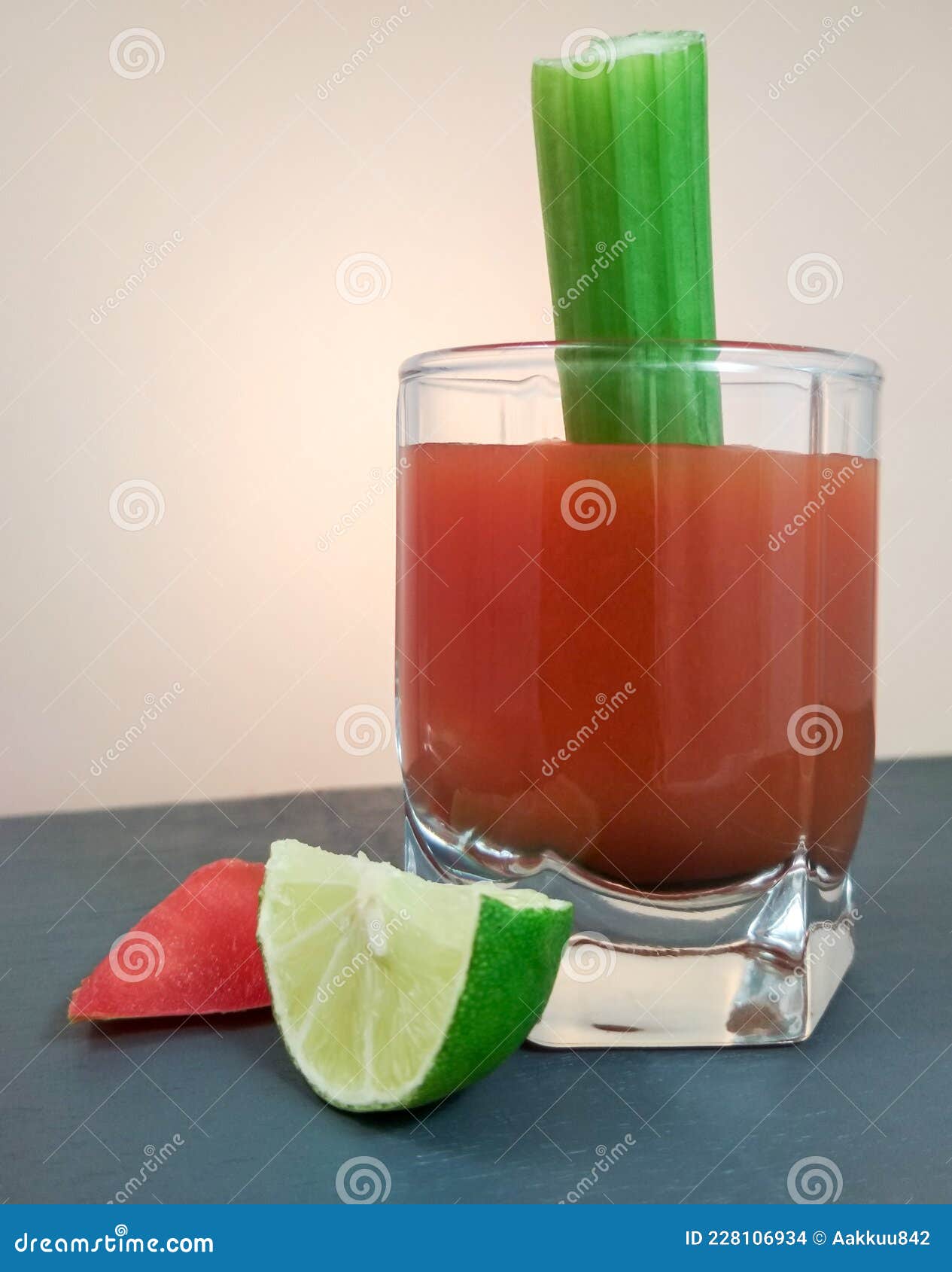 Sangrita Toma De Un Trago Vampiro Cóctel Bebida Mexicana de archivo - Imagen de poco, cristal: 228106934