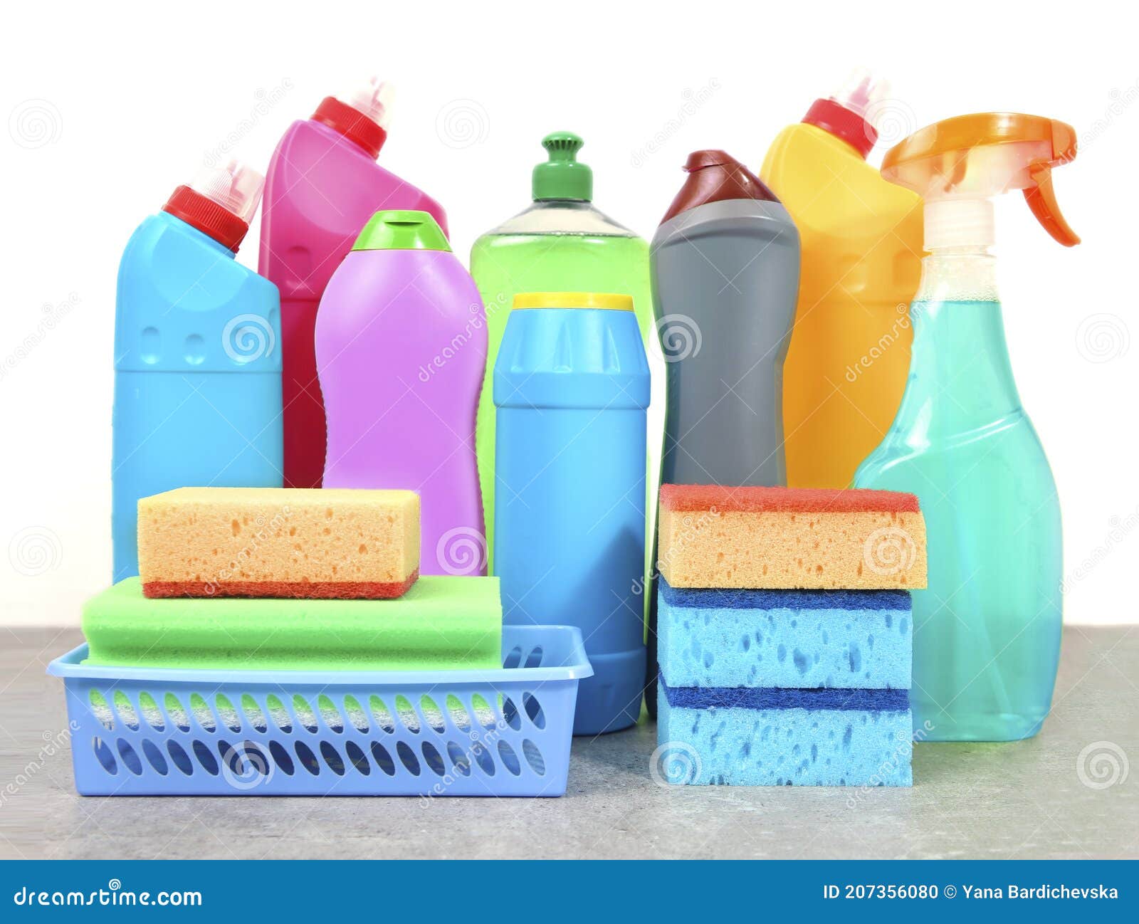 Household products containing alkalis - Stock Image - C037/2499