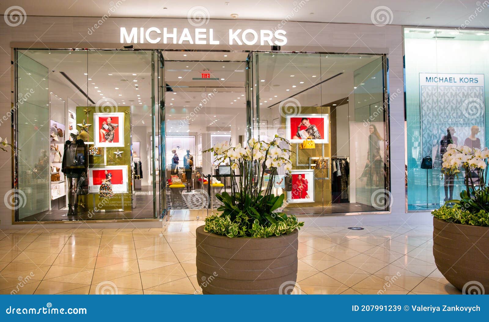 Santa Clara, CA USA - January 14, 2021: Michael Kors Fashion Designer Store  Editorial Stock Image - Image of cosmetics, american: 207991239