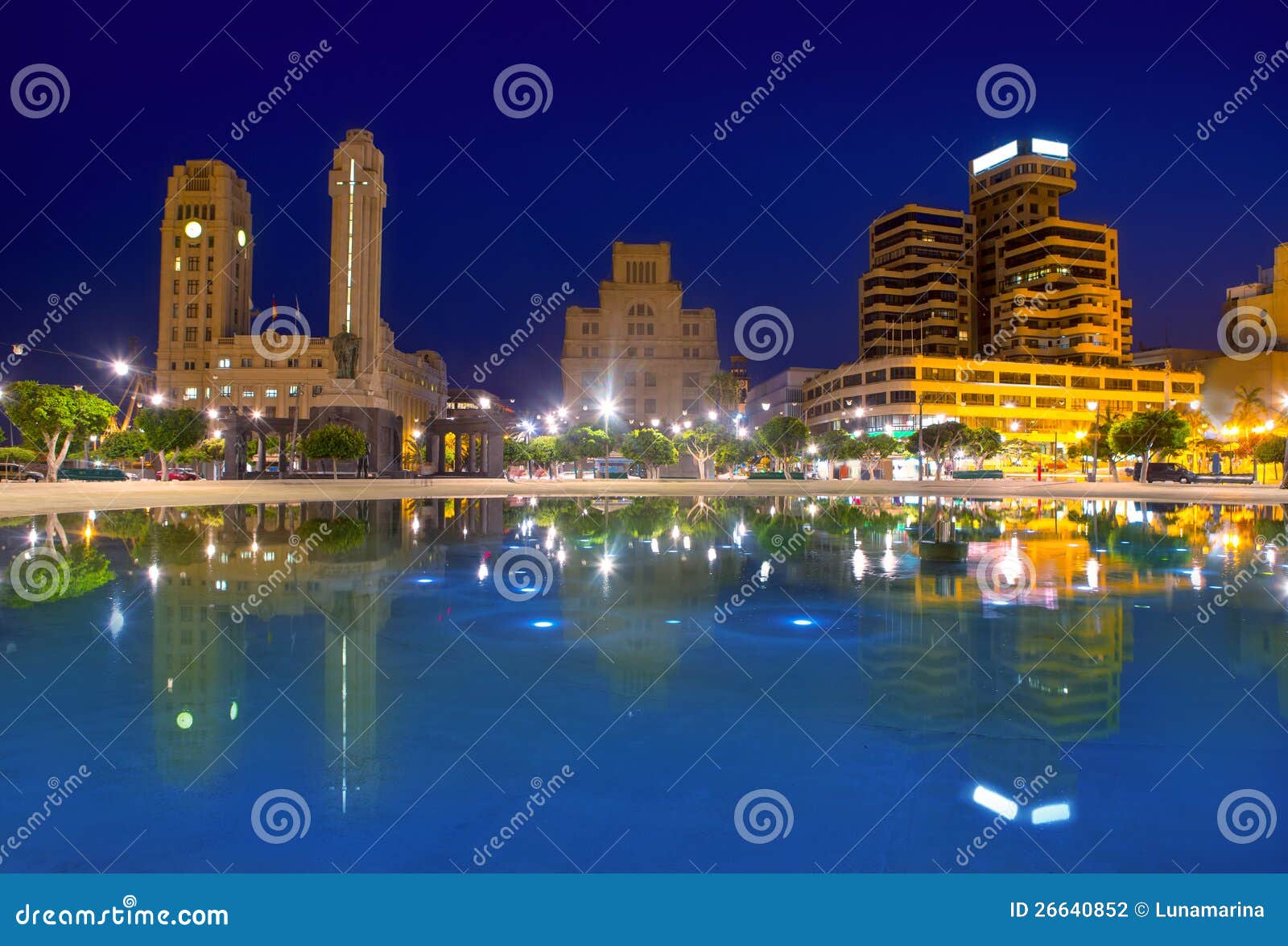 santa cruz de tenerife at plaza de espana night