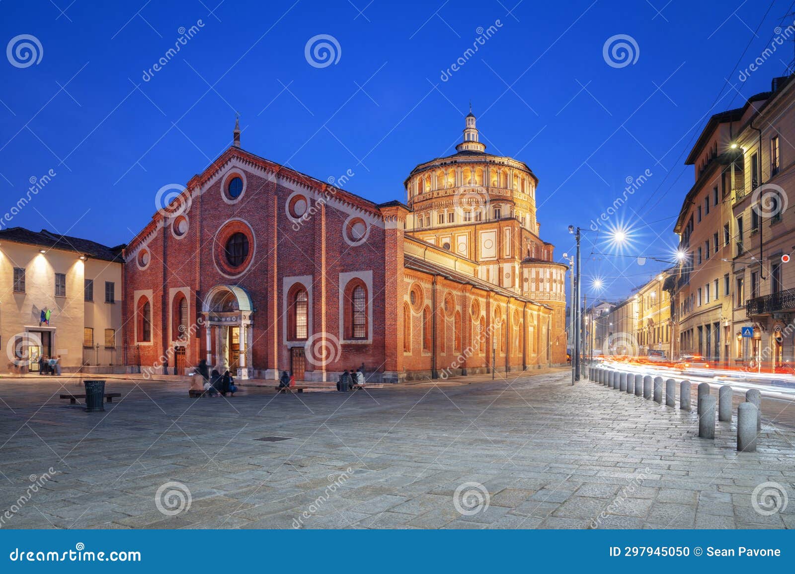 Santa Maria Delle Grazie in Milan, Italy Stock Photo - Image of middle ...