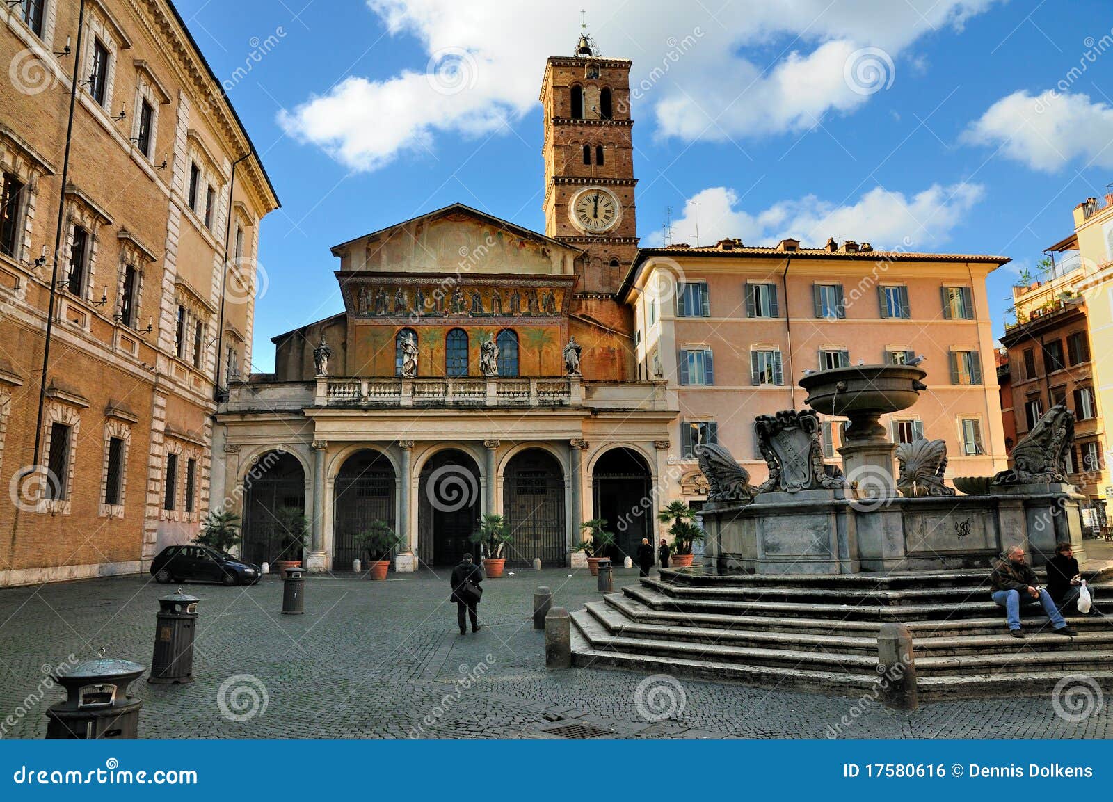 Santa Maria in Trastevere editorial photo. Image of square - 17580616, image size:1600x1153