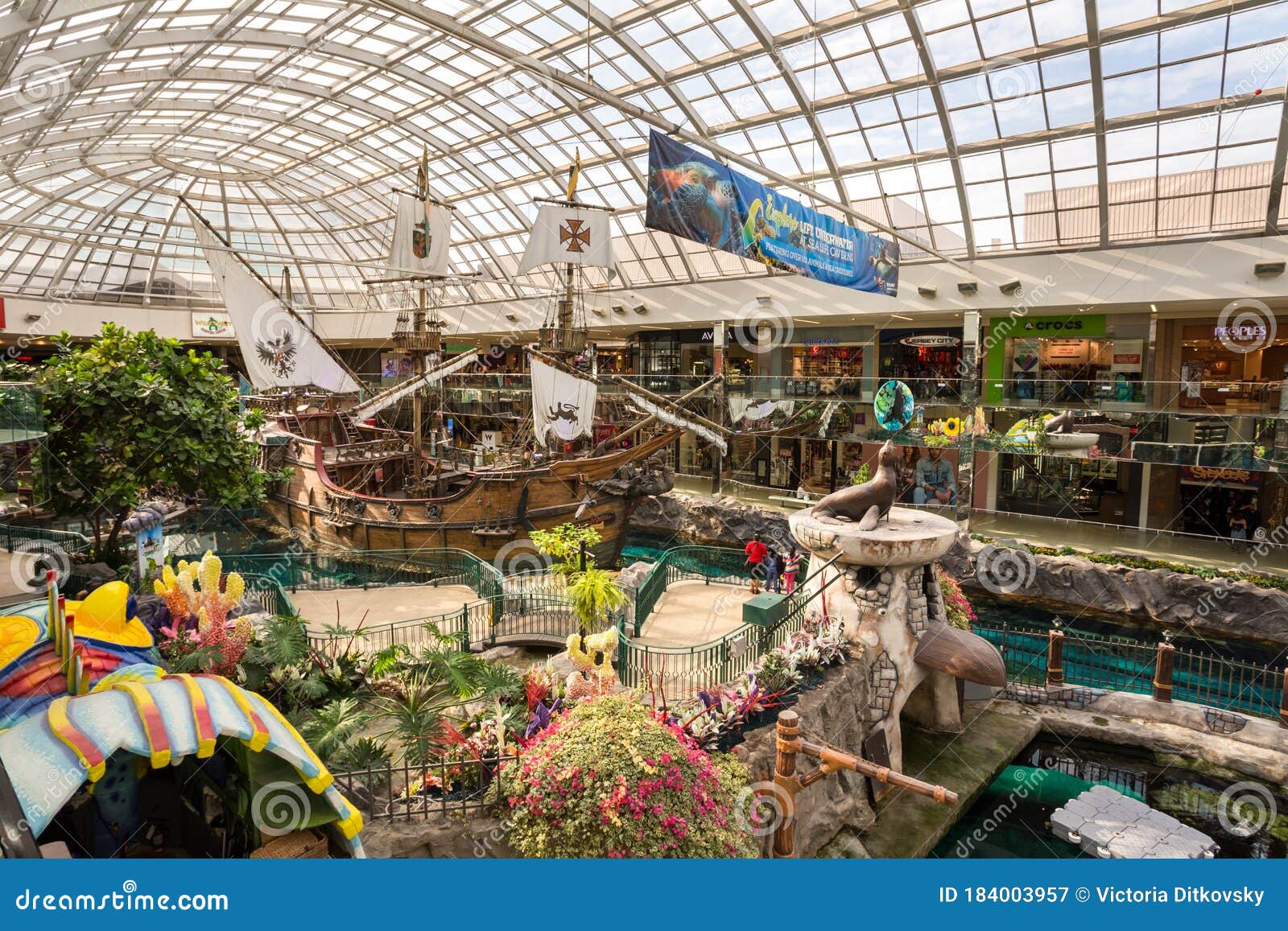 Santa Mariaschiff In West Edmonton Mall Redaktionelles Stockfotografie Bild Von Segel Edmonton Santa Mariaschiff In West Edmonton Mall Redaktionelles Stockfotografie Bild Von Segel Edmonton
