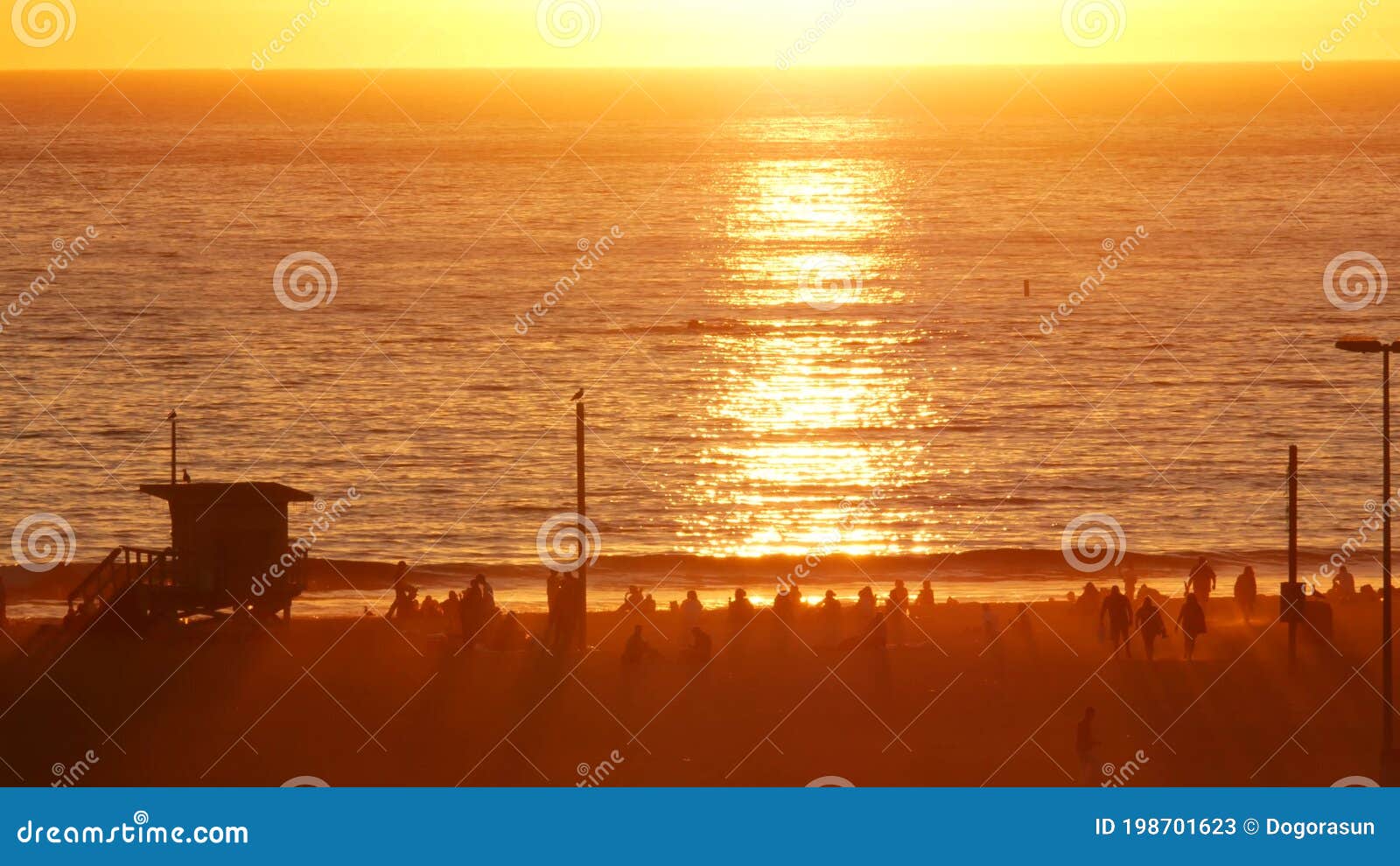 SANTA MONICA, LOS ANGELES, USA - 28 OCT 2019: California Summertime ...