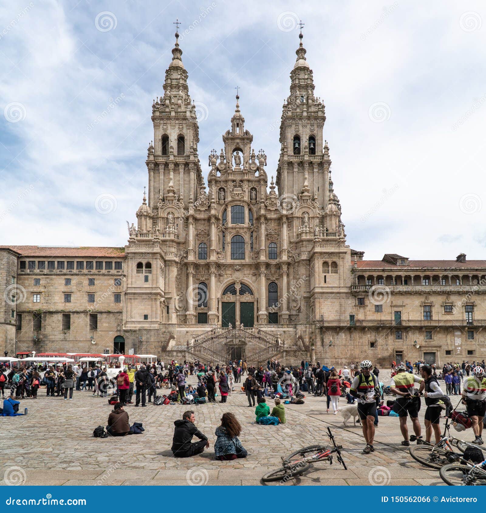 Santiago De Compostela Cathedral And Lots Of Tourists And Pilgrims In Holiday Editorial Photo Image Of Baroque History