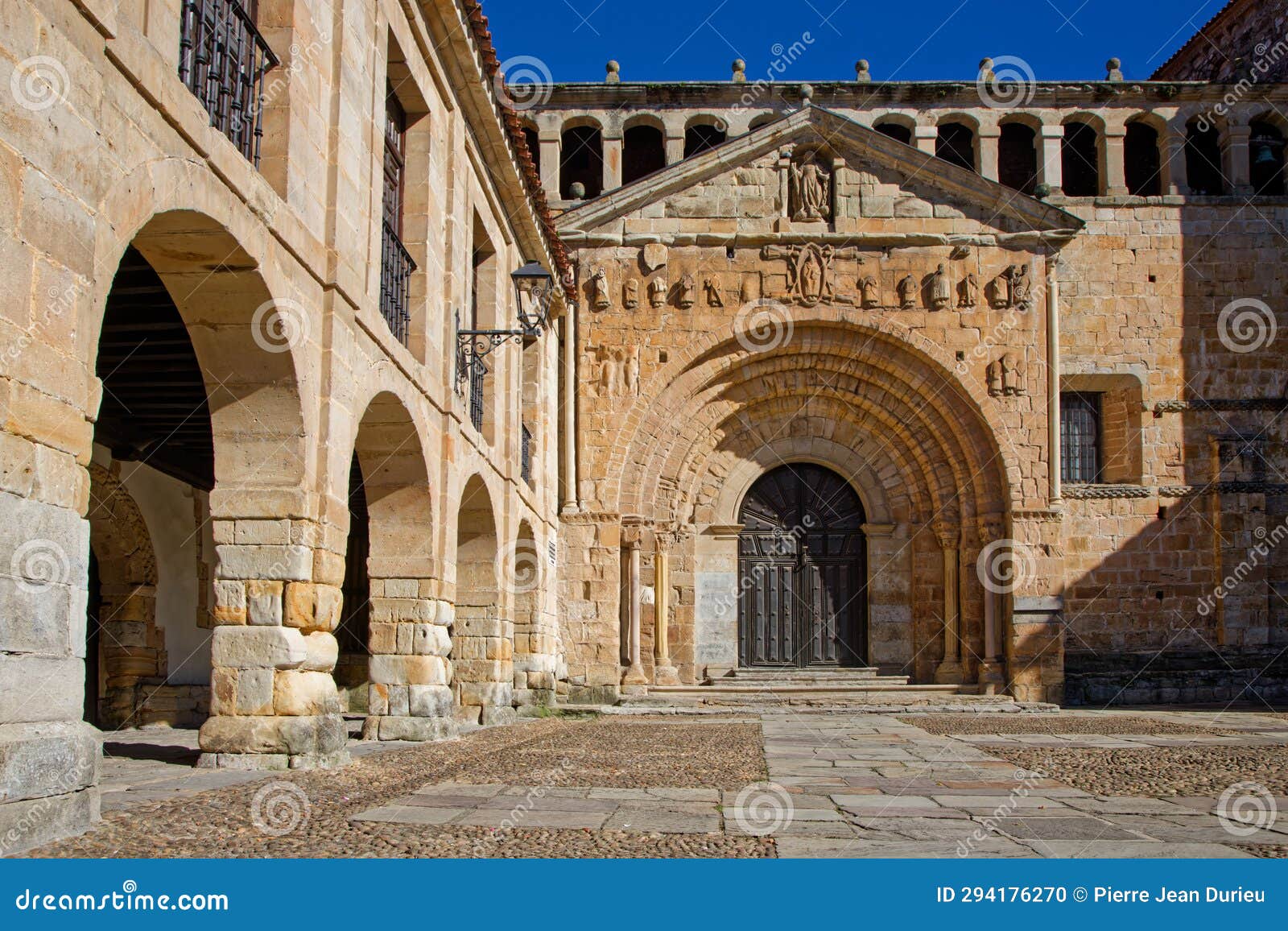 santillana del mar collegiate church doorway