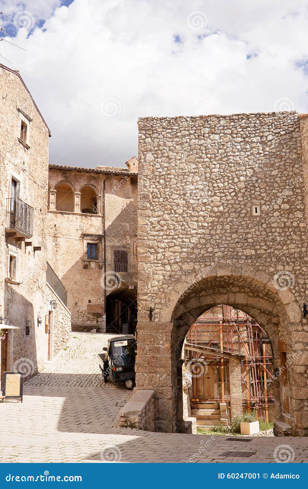 Santo Stefano Di Sessanio (Italia) Imagen de archivo Imagen de