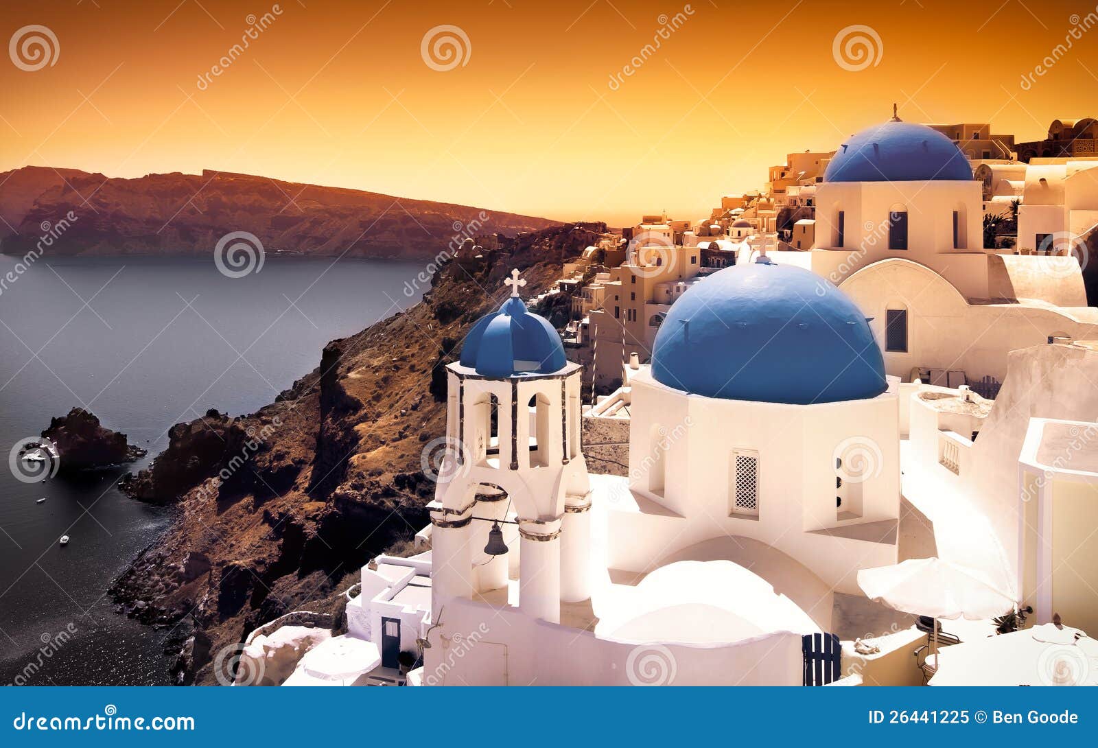 Santorini Sonnenuntergang stockbild. Bild von feiertag ...
