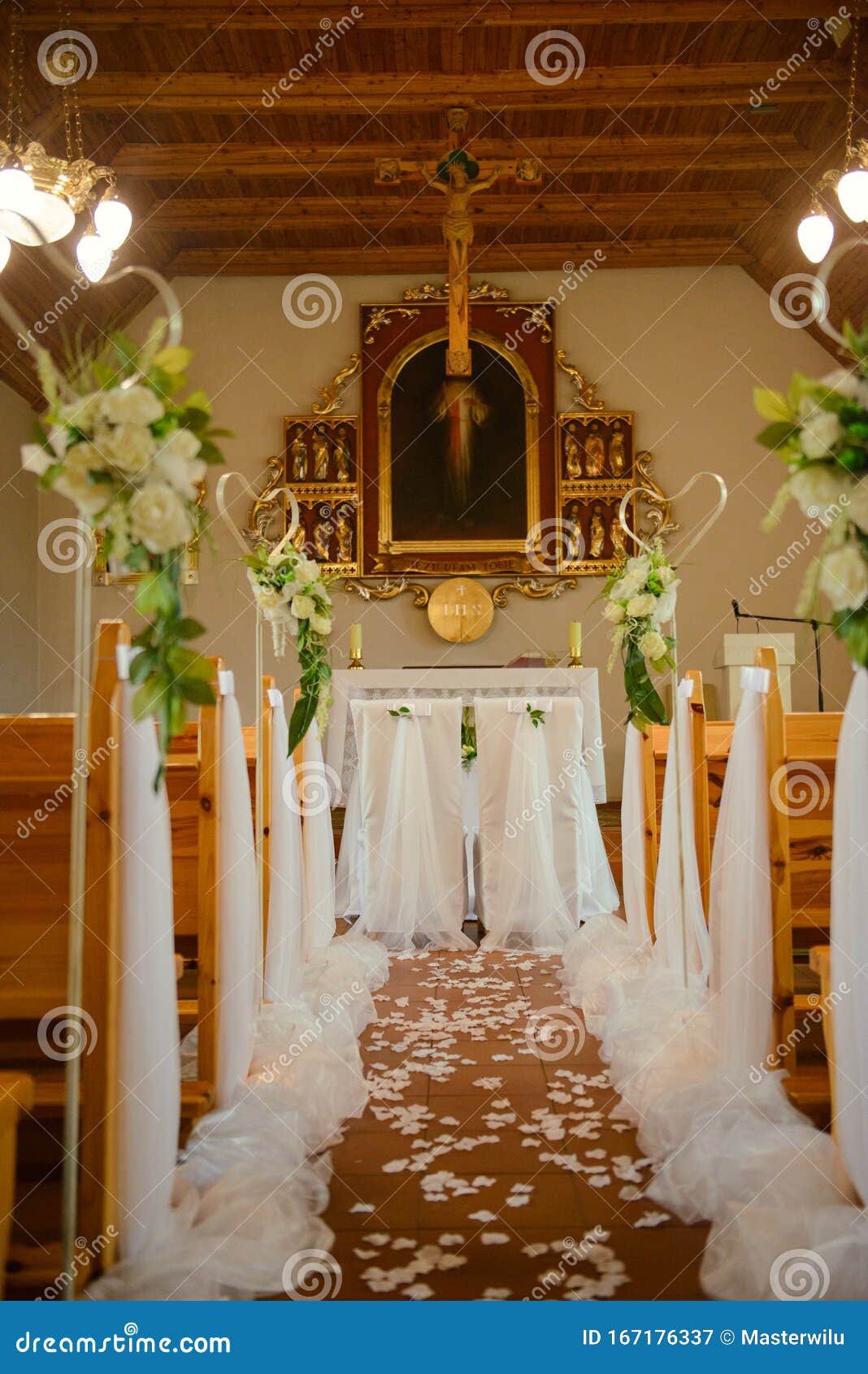 Santuario De La Iglesia Antes De La Ceremonia De Boda Sillas Vacías Para Novios Imagen de archivo - Imagen de ceremonia, adornado: 167176337 Santuario De La Iglesia Antes De La Ceremonia De Boda Sillas Vacías Para Novios Imagen de archivo - Imagen de ceremonia, adornado: 167176337