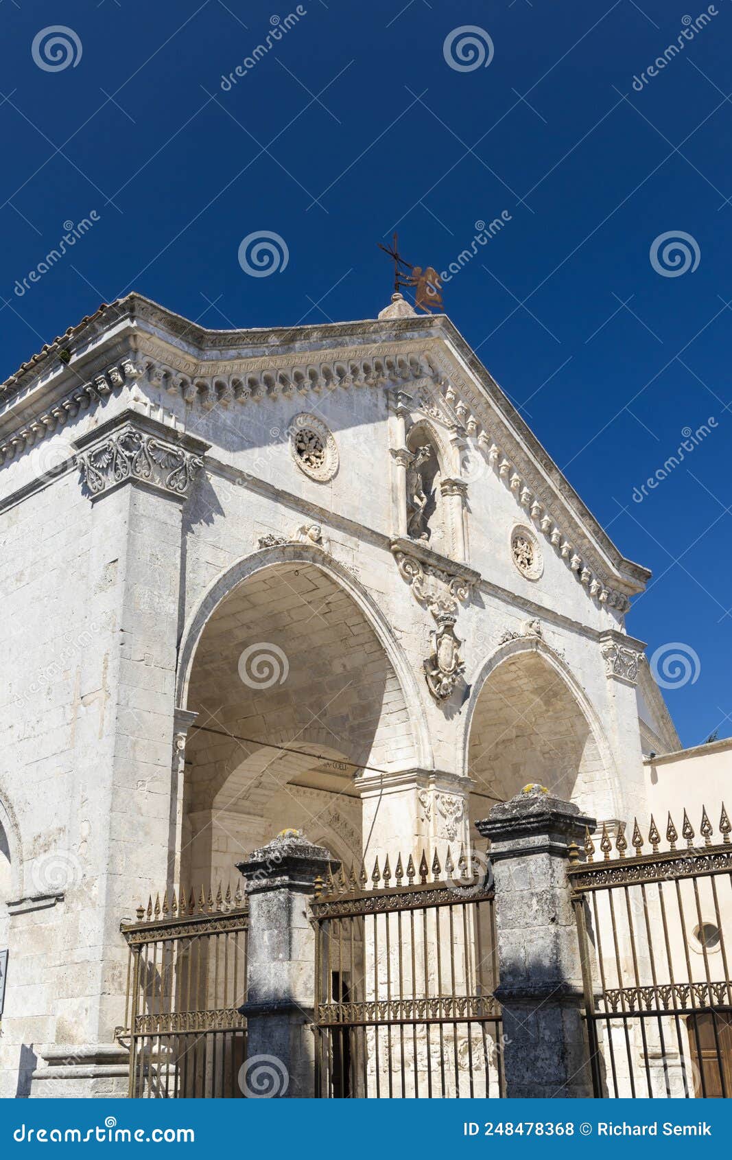 Santuario Di San Michele Arcangelo Puglia Santuario Di San Michele Arcangelo Unesco Monte Santangelo Puglia