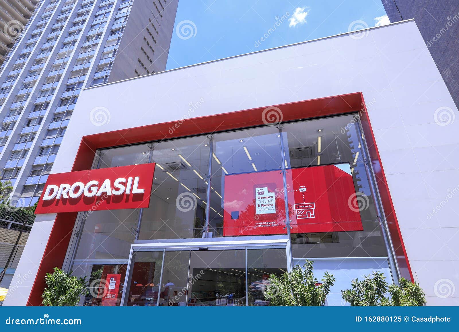 Facade of Drogasil Drugstore Editorial Image - Image of branch