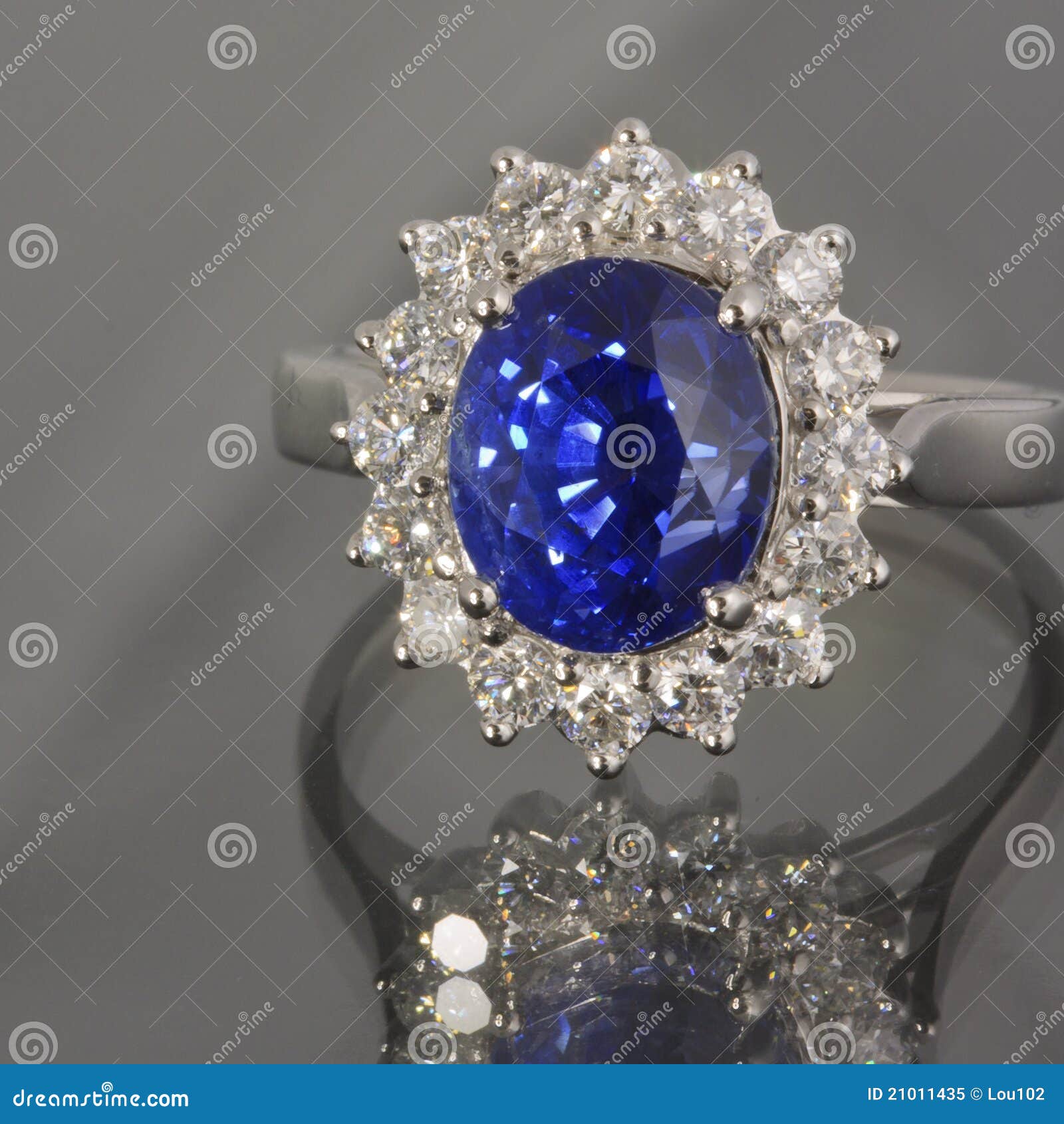 sapphire and diamonds ring