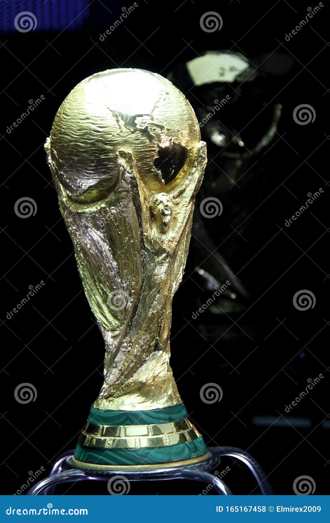 Sarajevo Bosnia Herzegovina March 2014 World Cup Trophy Black Background –  Stock Editorial Photo © aminooooo #200640766