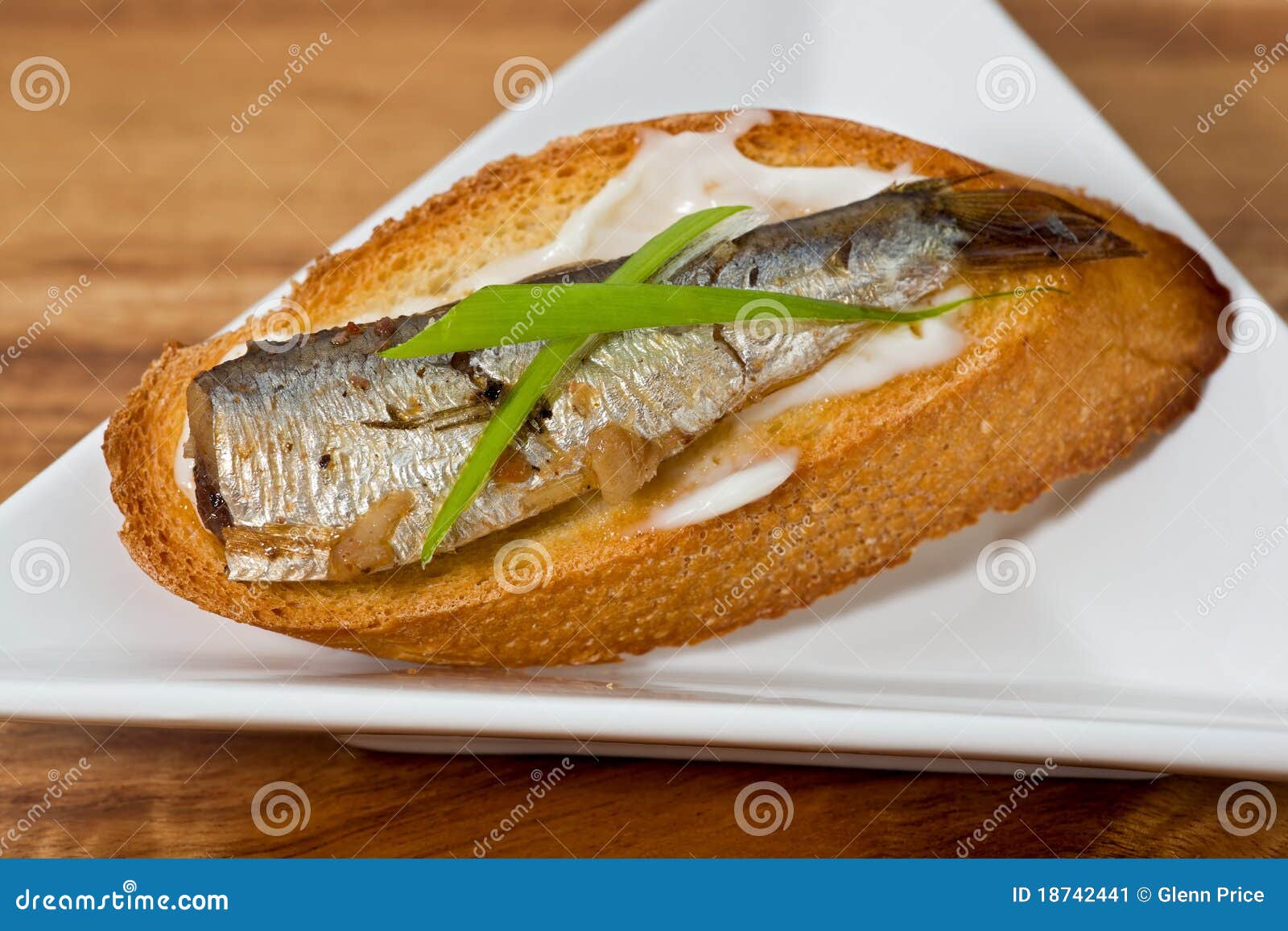 Sardines Sur Le Pain Grillé Image stock Image du oméga, griller 18742441