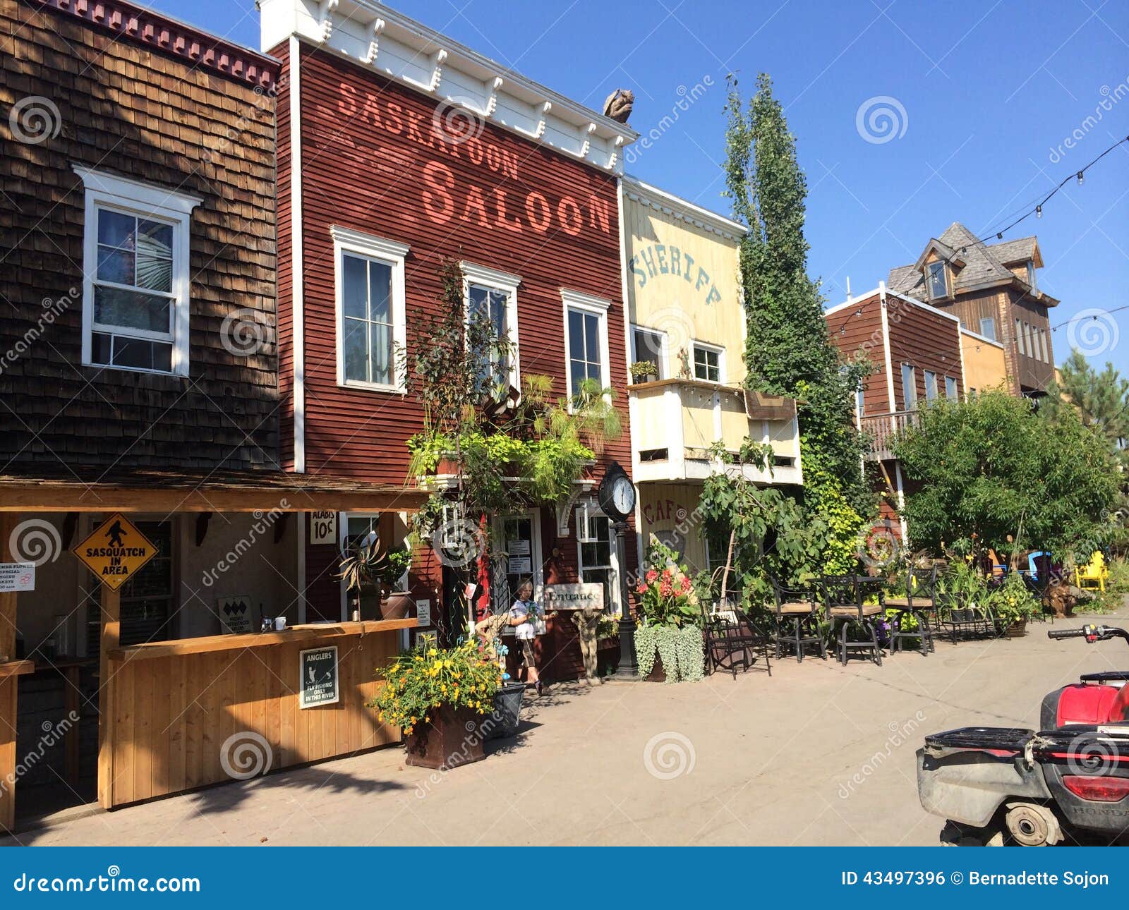 Saskatoon Farm editorial photo. Image of farm, cascade 43497396