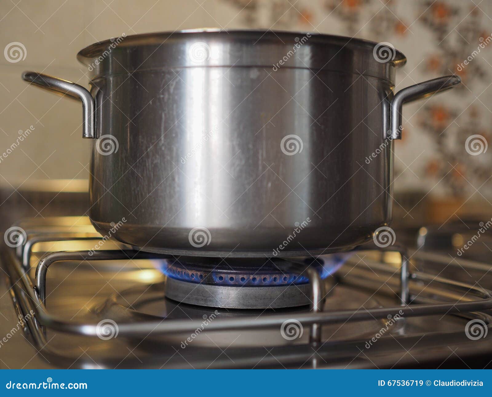 Saucepan on gas cooker stock image. Image of cooker, eating 67536719