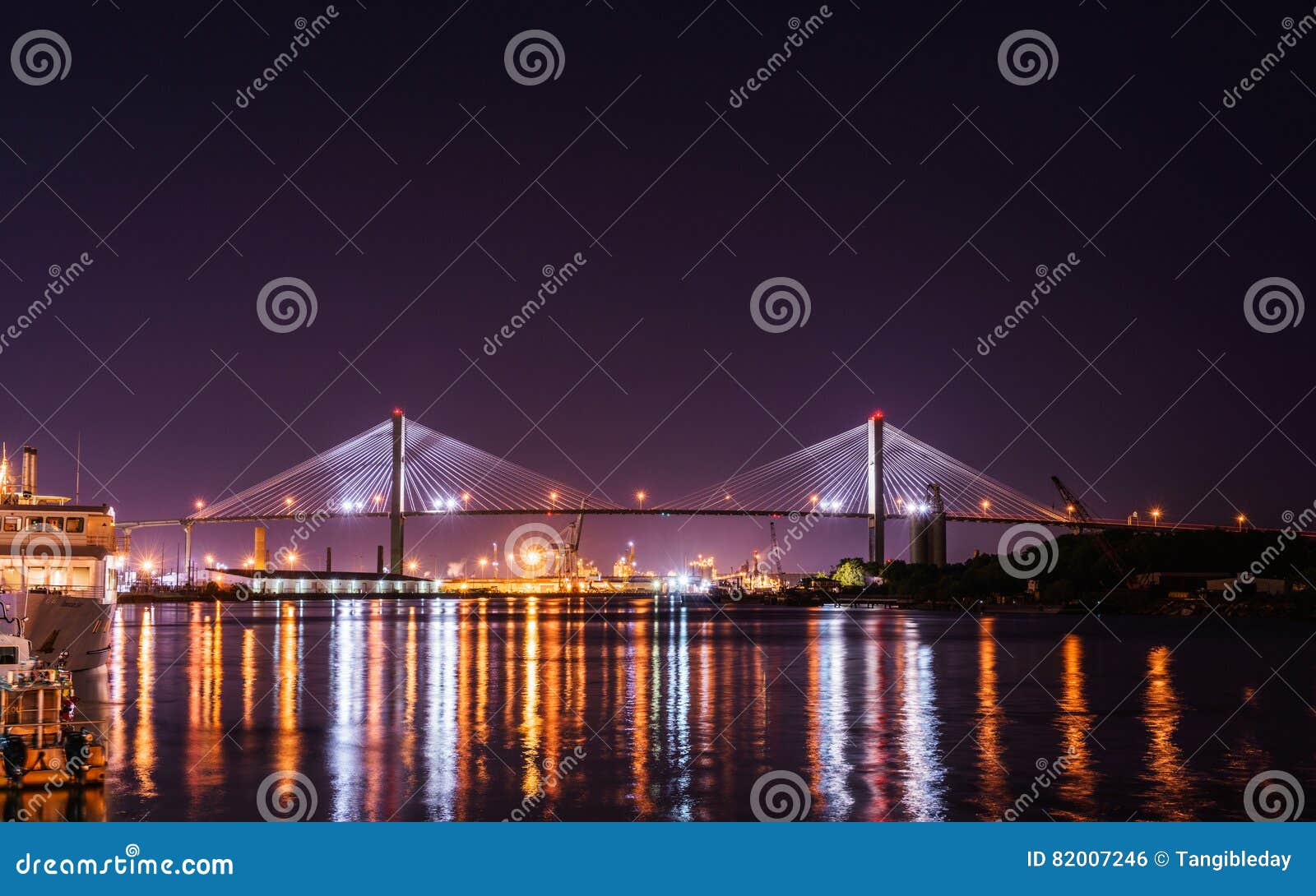 Savannah Night Bridge foto de archivo. Imagen de carolina 82007246