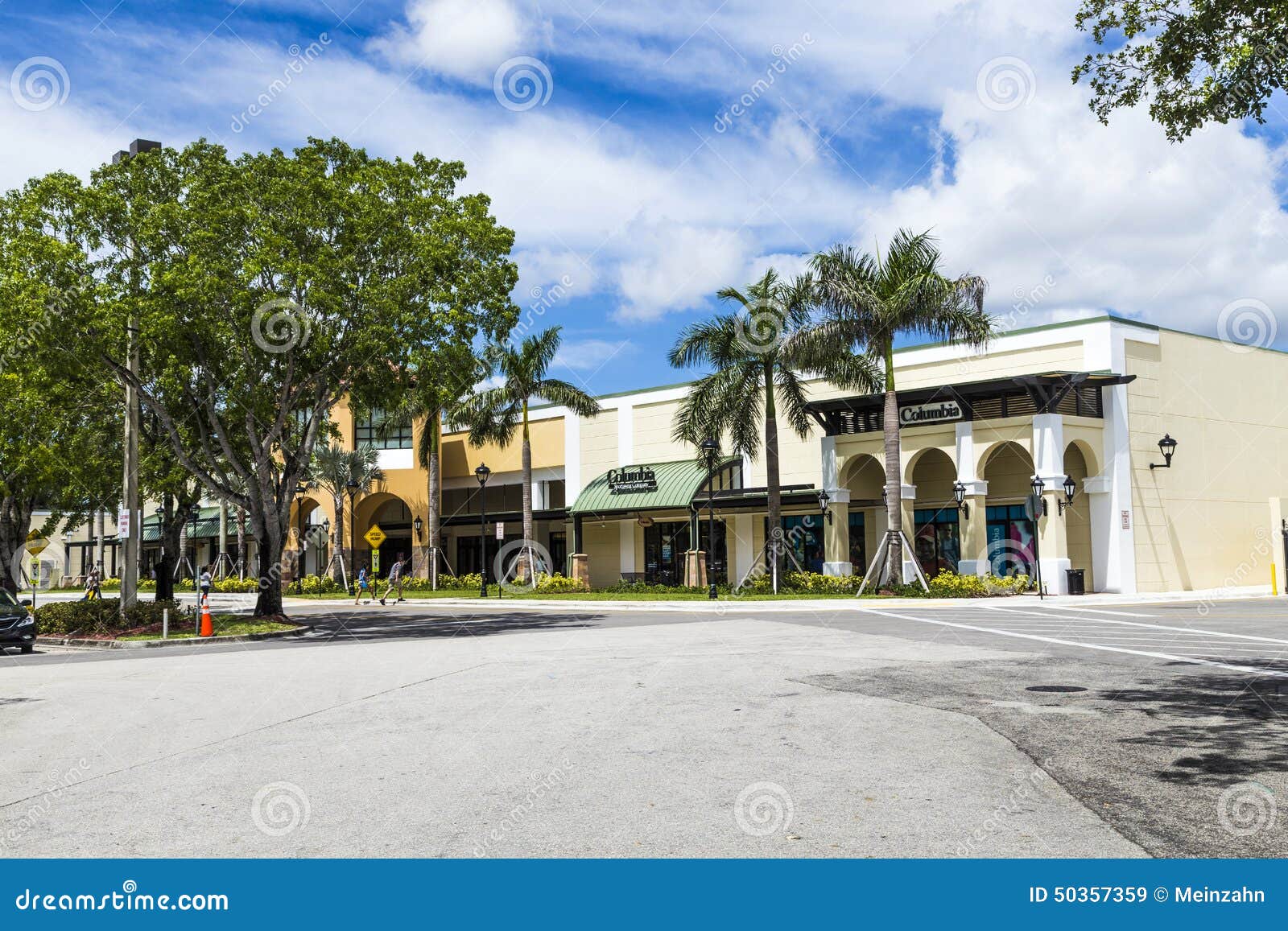 Sawgrass Mills Mall editorial stock image. Image of famous - 50357359