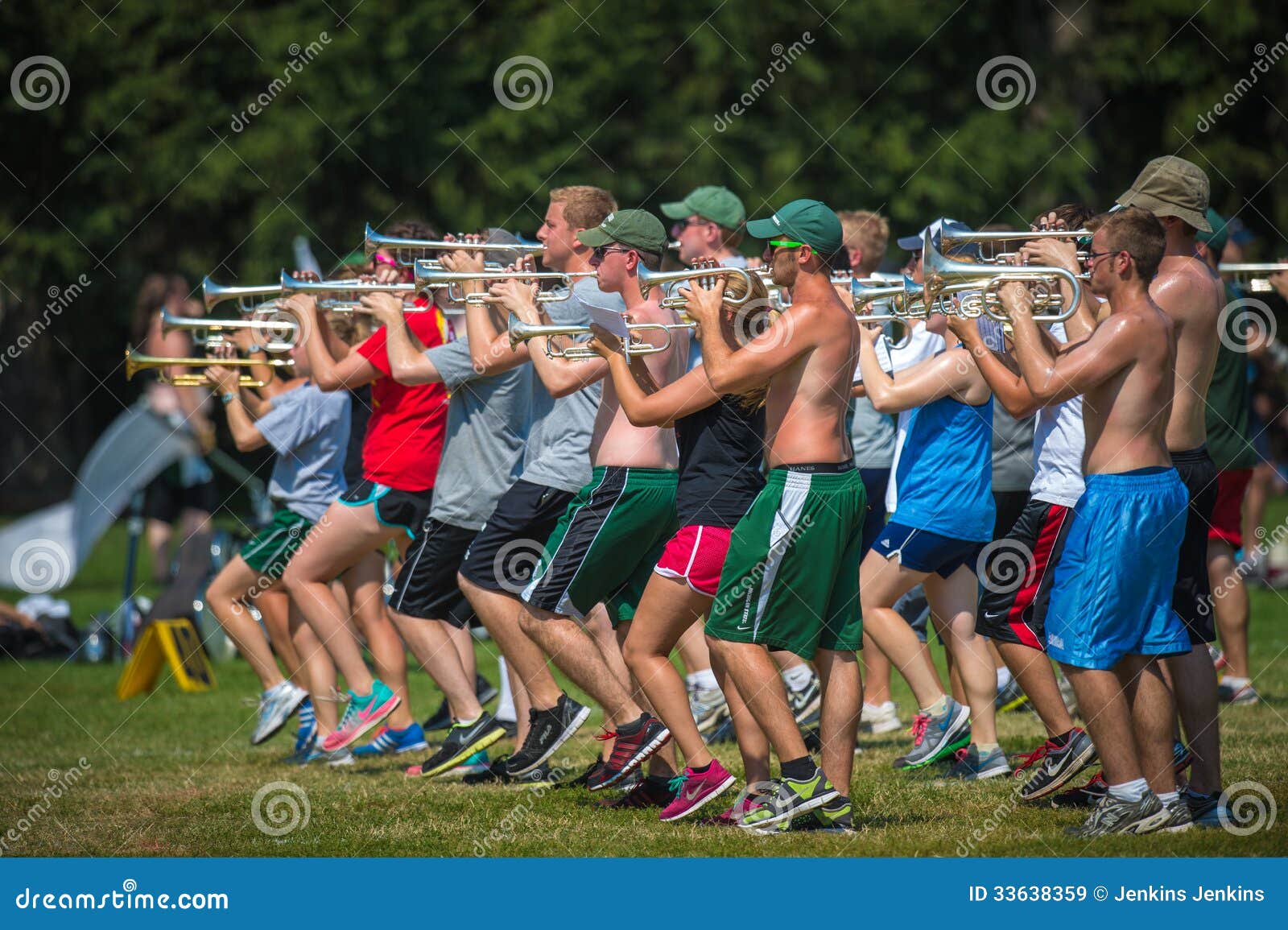 Saxophonpraxis. Musiker in der Staat Michigan-Universität versehen Praxis in Vorbereitung auf das Öffnungsfußballspiel mit einem Band.