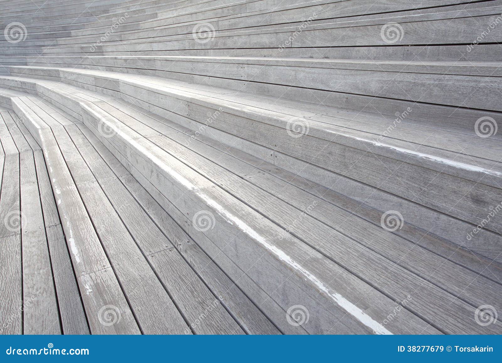 Scala di legno della plancia. Fine - sui punti di legno della scala della plancia