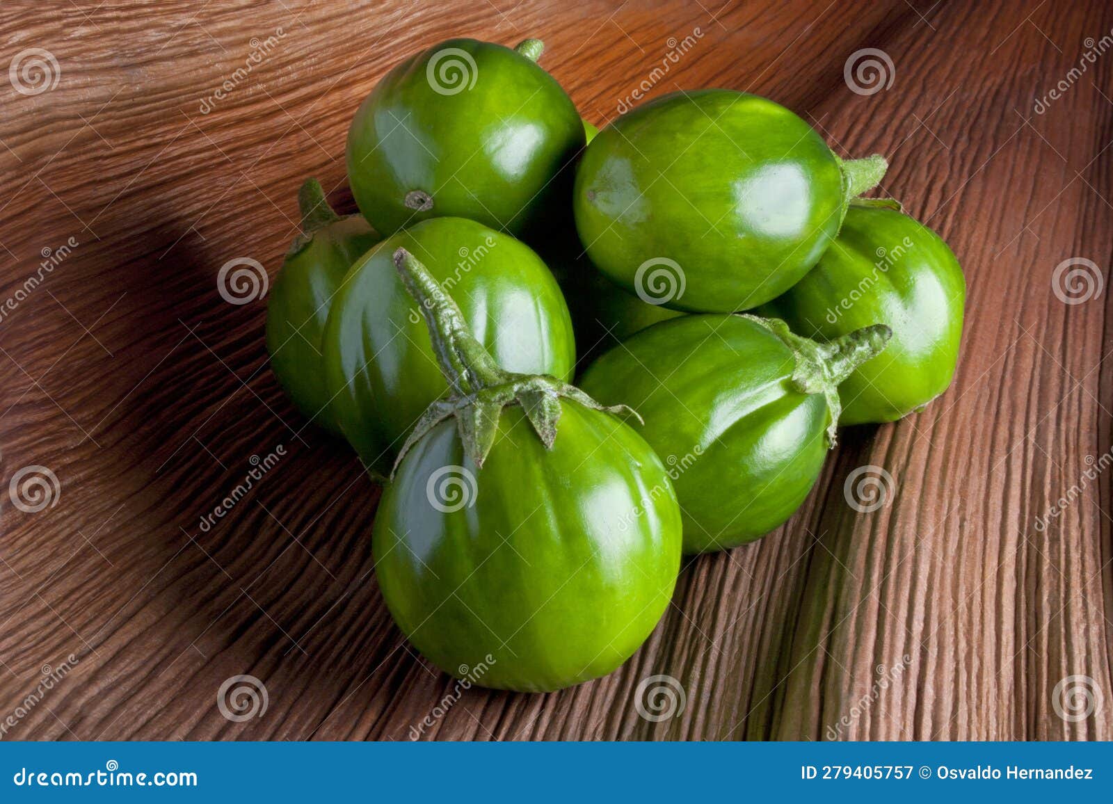 Gilo (Scarlet eggplant, Brazil) – License Images – 995950 ❘ StockFood