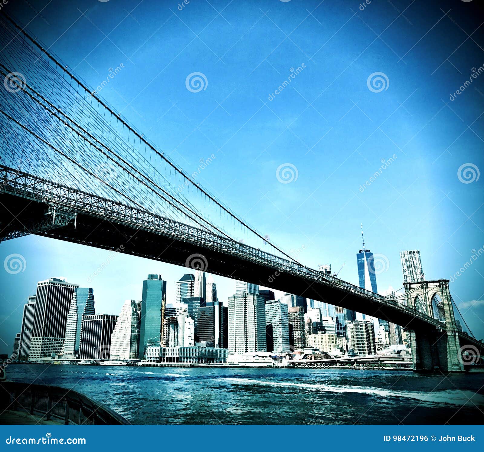 Scenette della città. Ponte di Brooklyn di New York