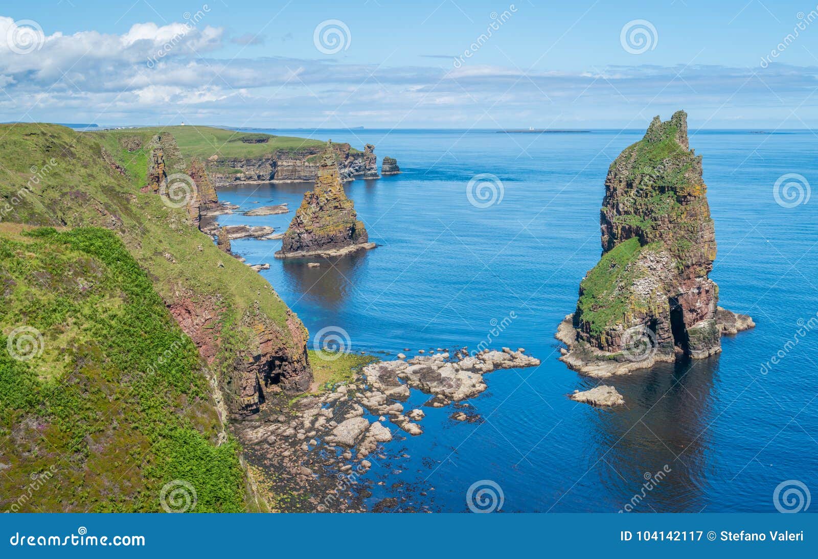 the scenic cliffs and stacks of duncansby head, caithness, scotland.