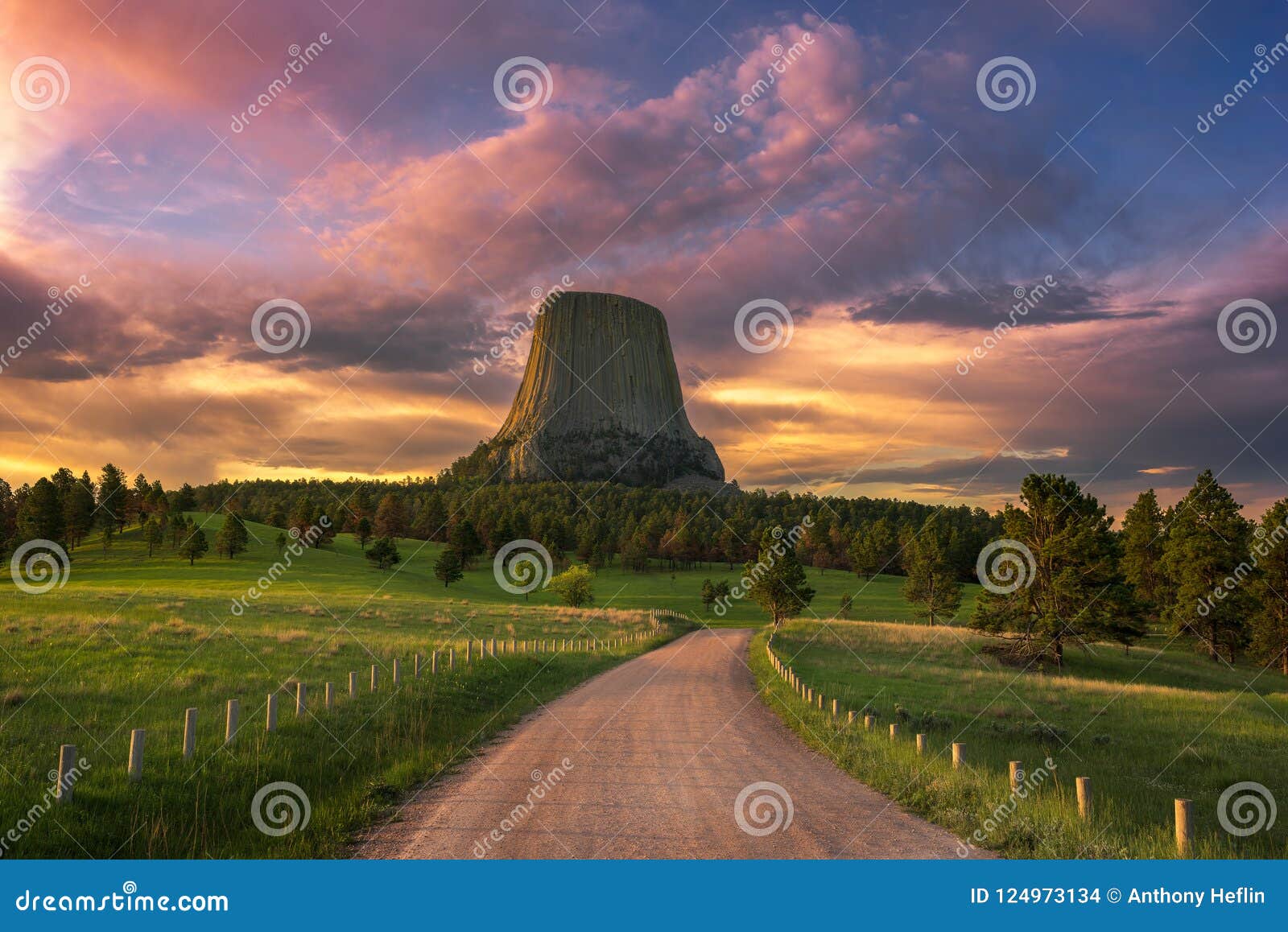 scenic sunrise over wyoming`s devils tower national monument