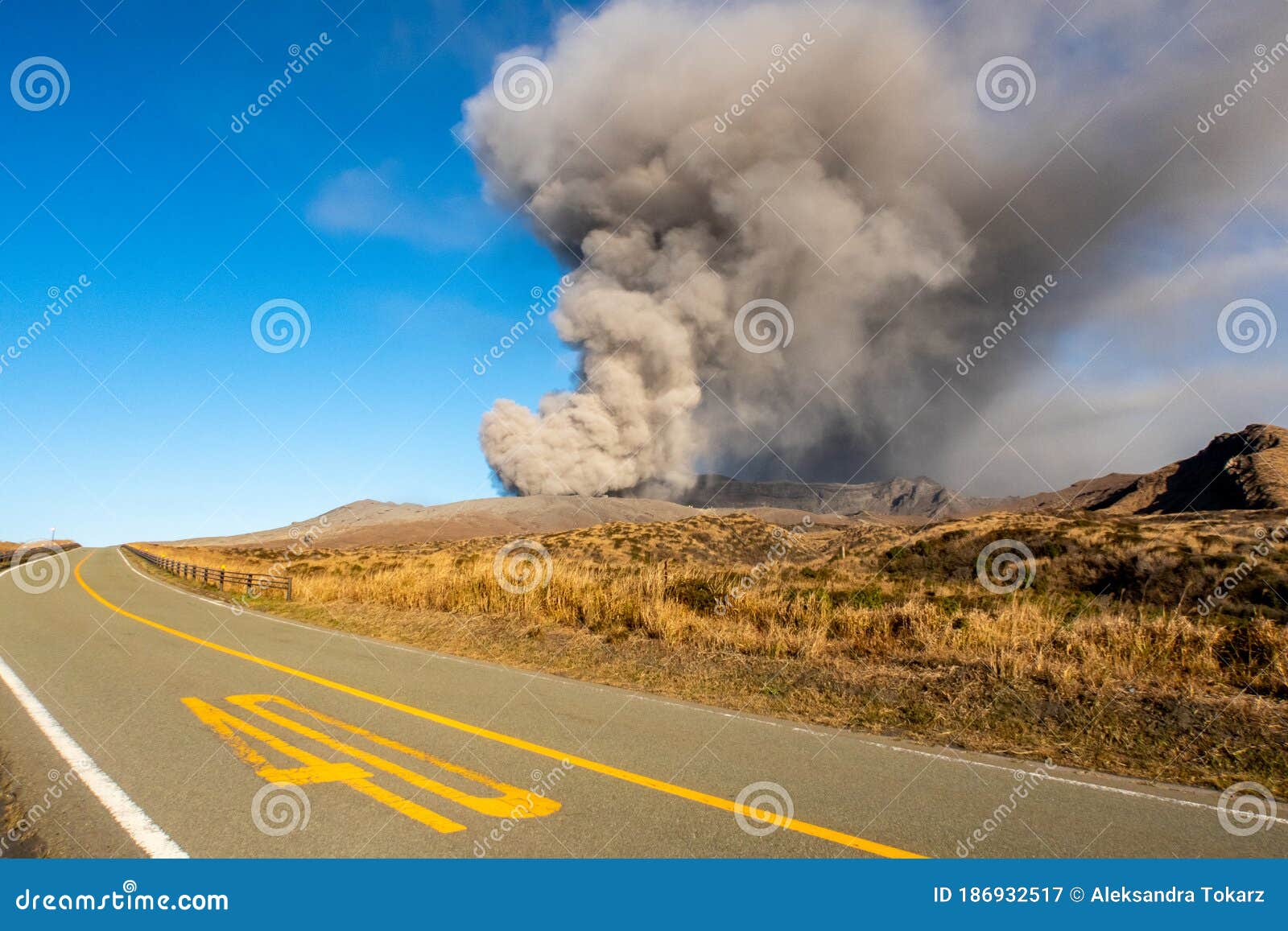 Mount aso volcano eruption