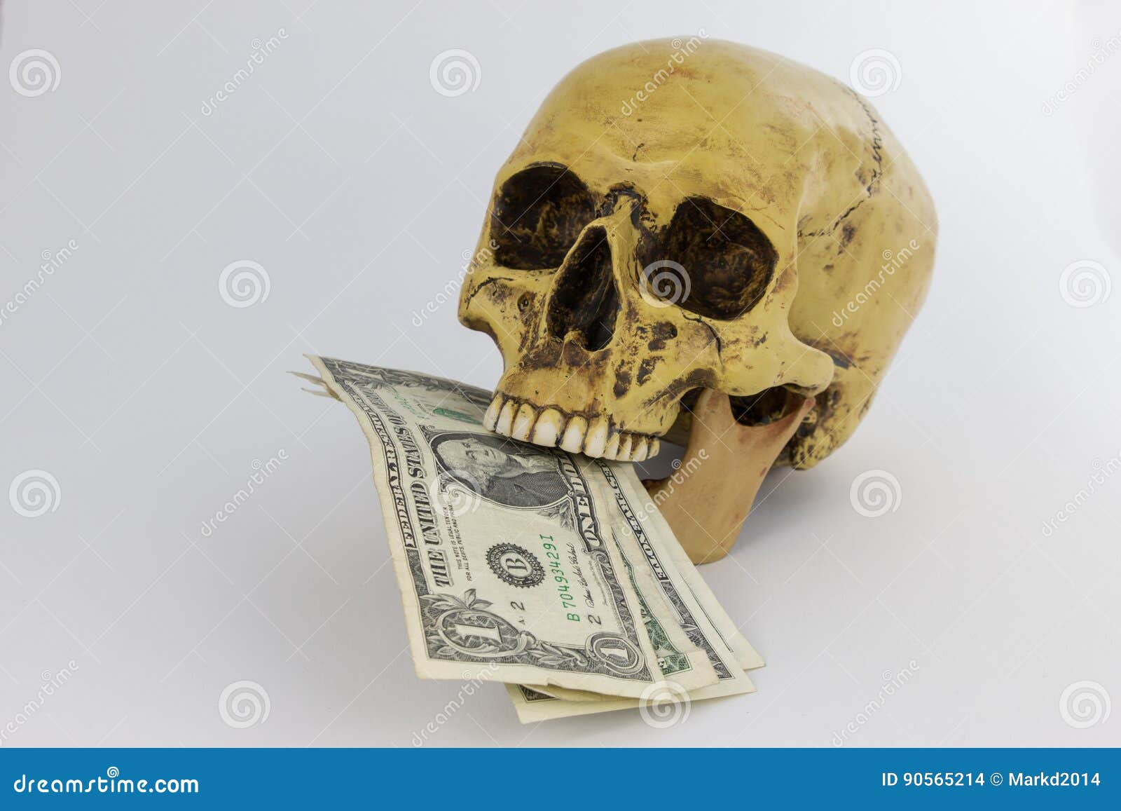 Человек дал денег и умер. Смерть и деньги. Смерть деньги туда. Богатство и смерть. Смерть и деньги картинки.